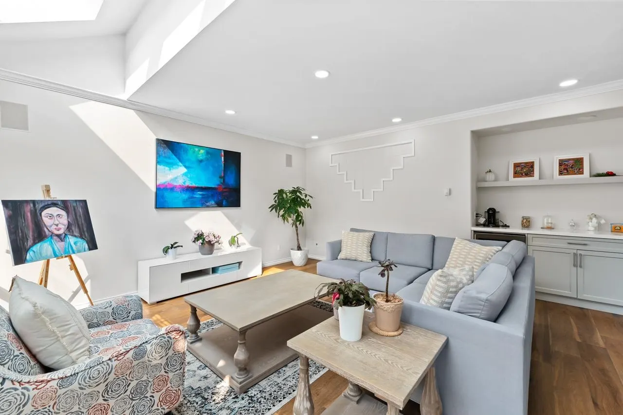 5579 Hankin Drive