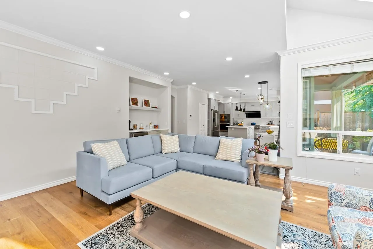 5579 Hankin Drive