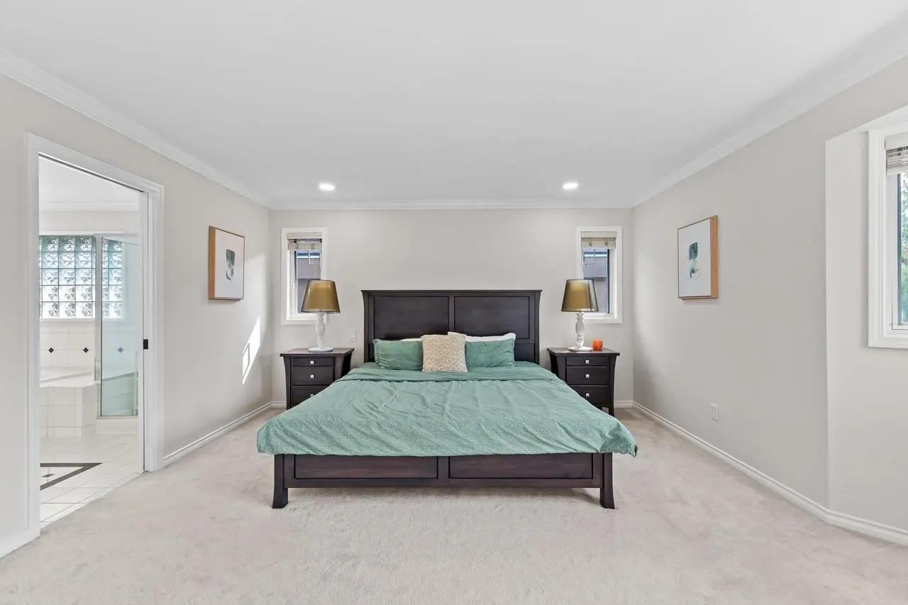 5579 Hankin Drive