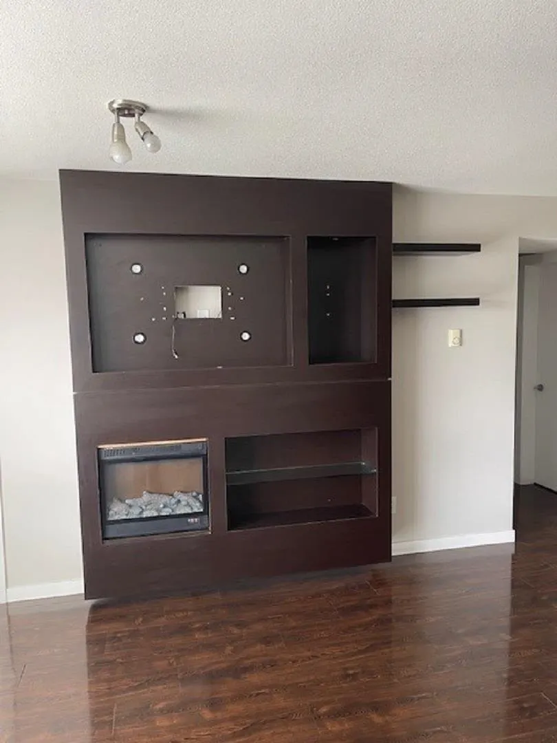 205 22318 Lougheed Highway