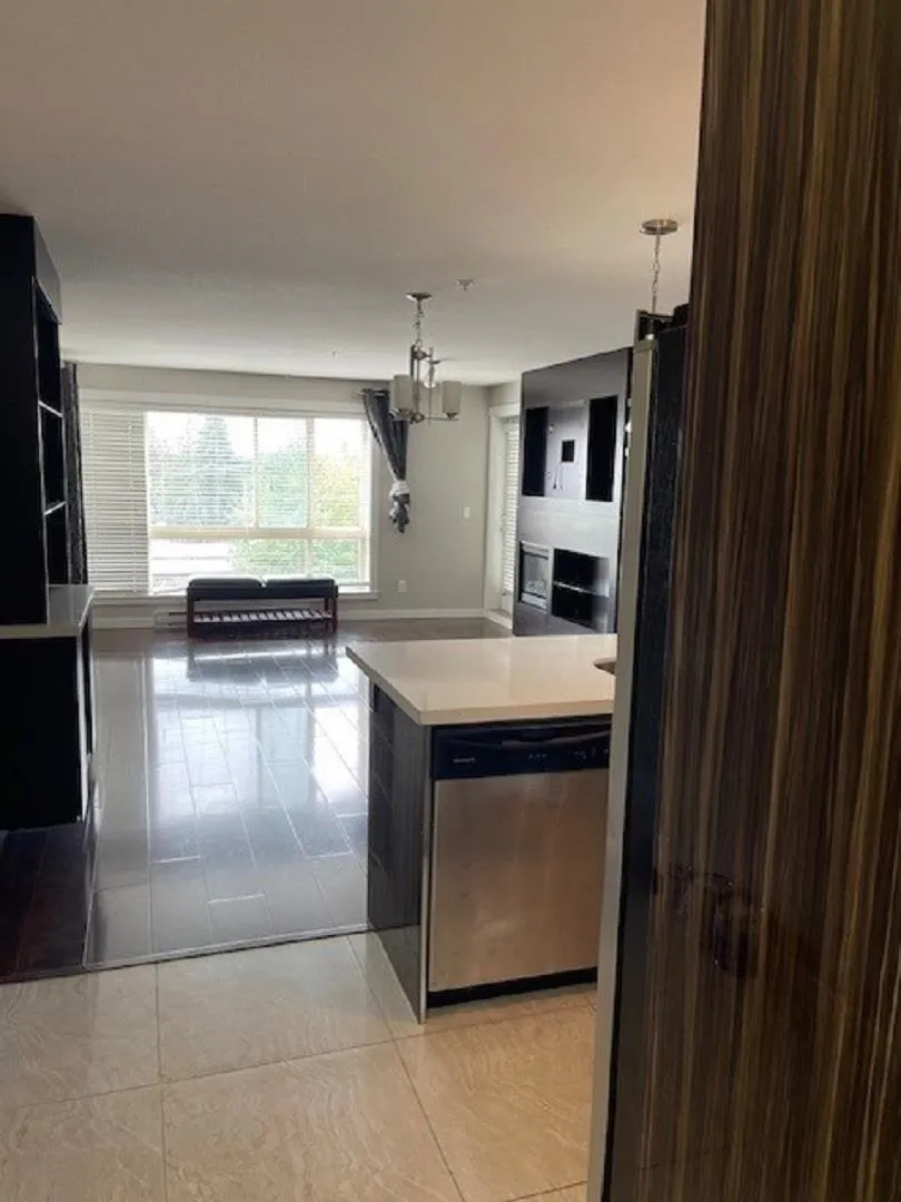 205 22318 Lougheed Highway