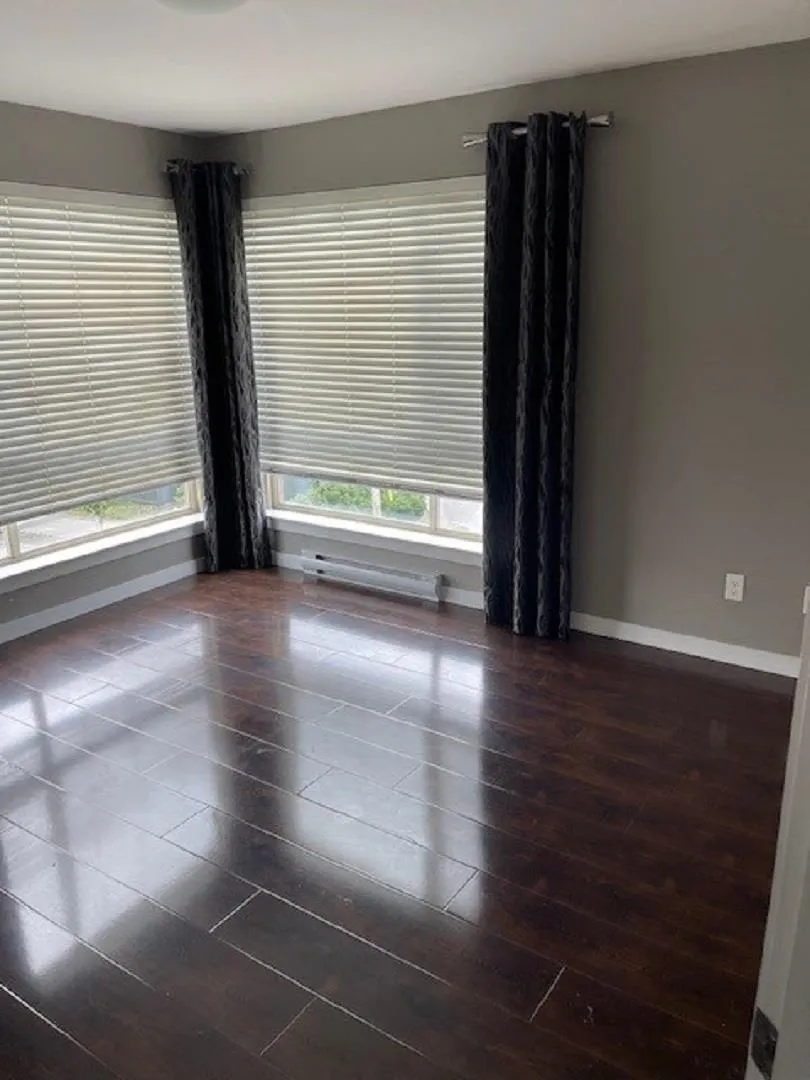 205 22318 Lougheed Highway