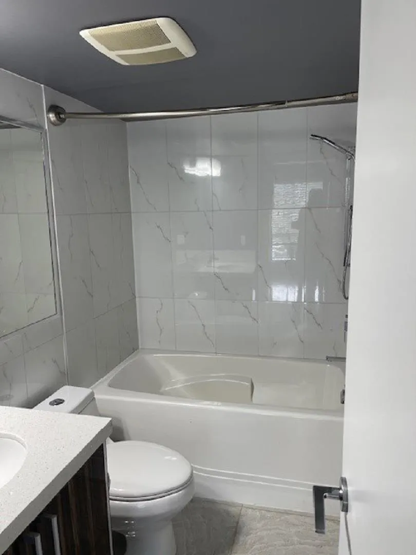 205 22318 Lougheed Highway