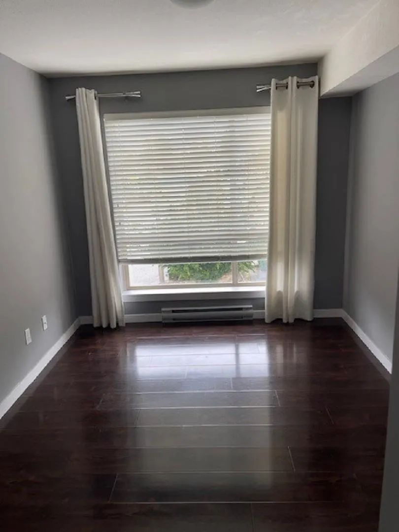 205 22318 Lougheed Highway