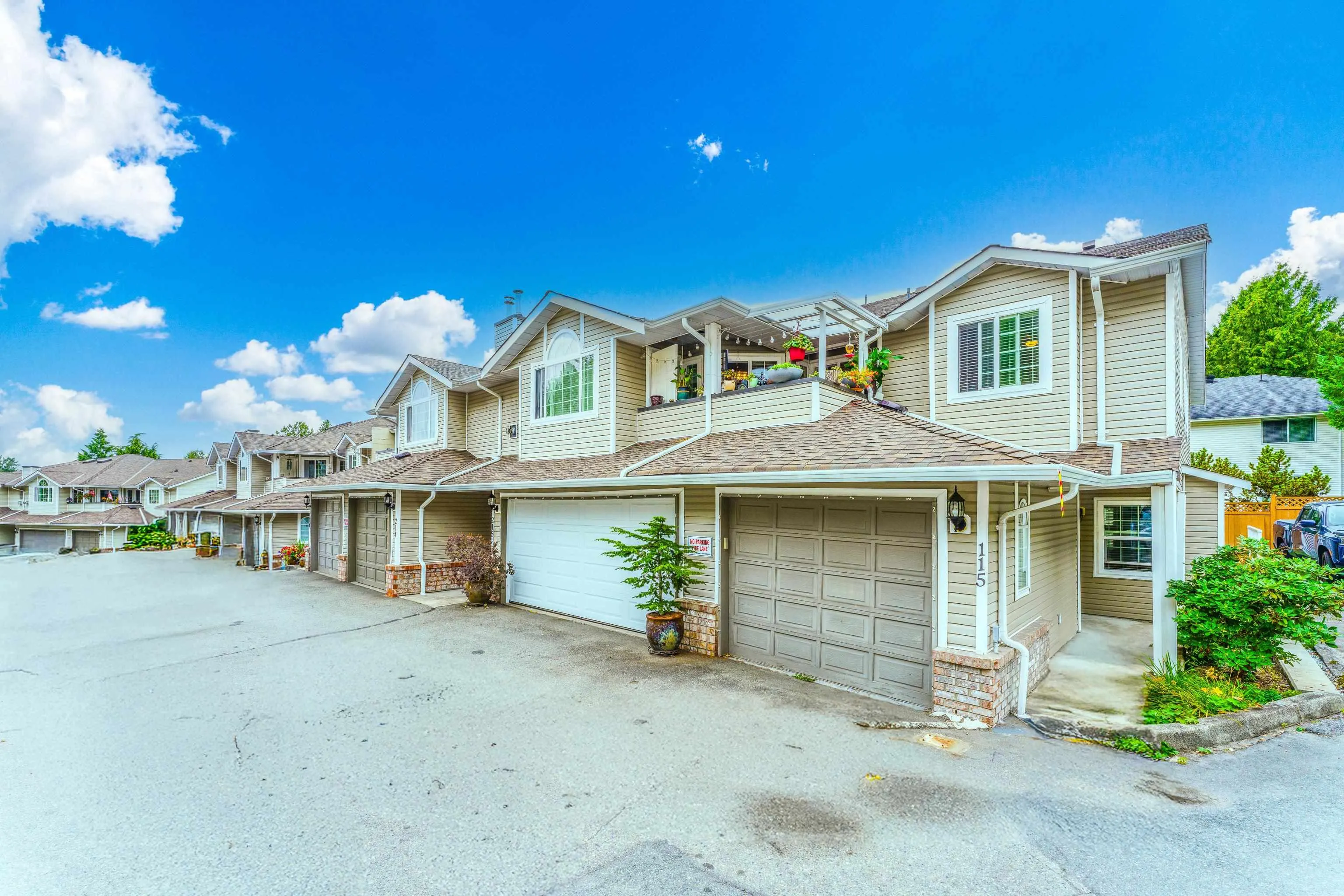 215 22515 116 Avenue