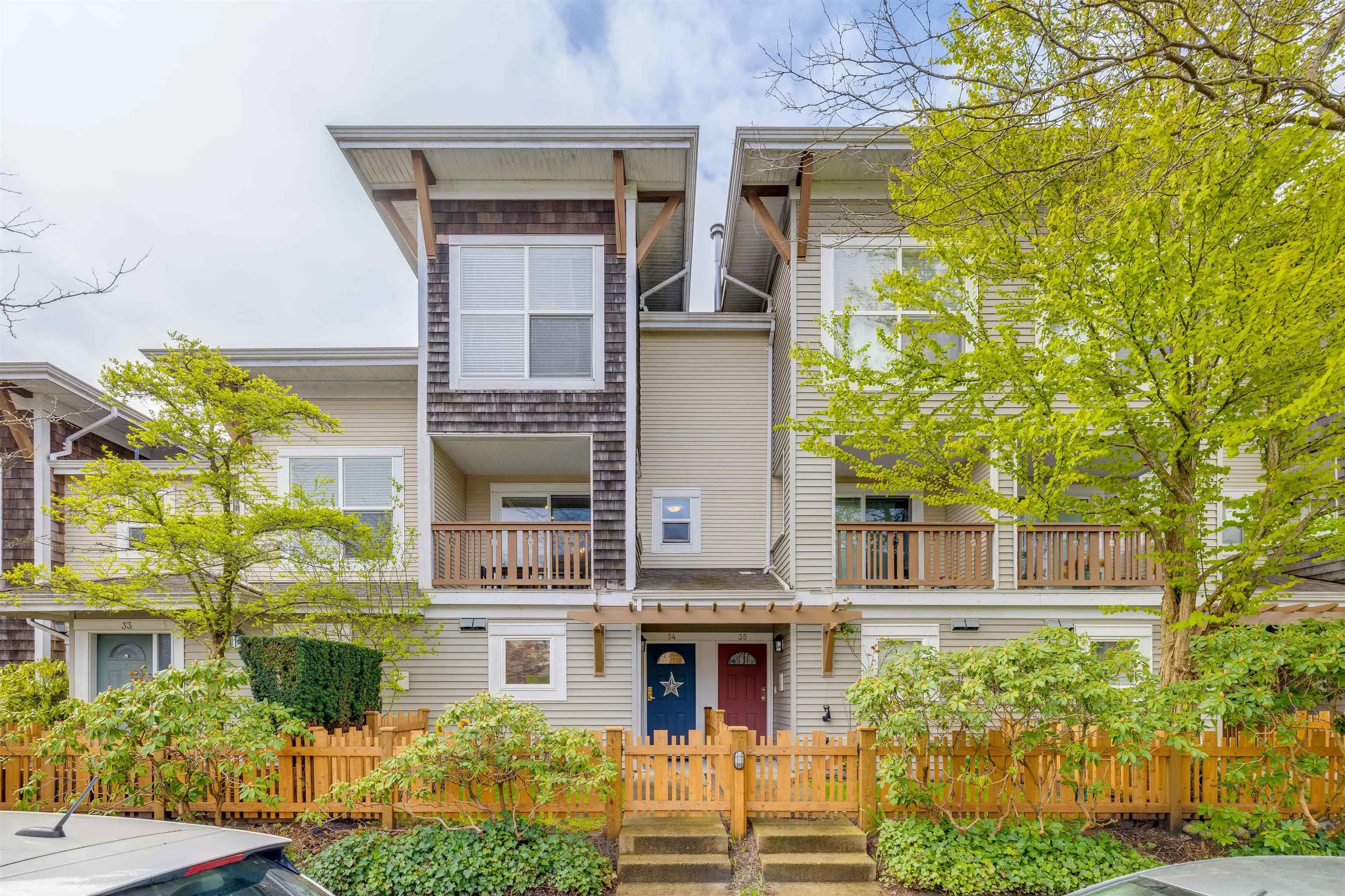 34 7111 Lynnwood Drive