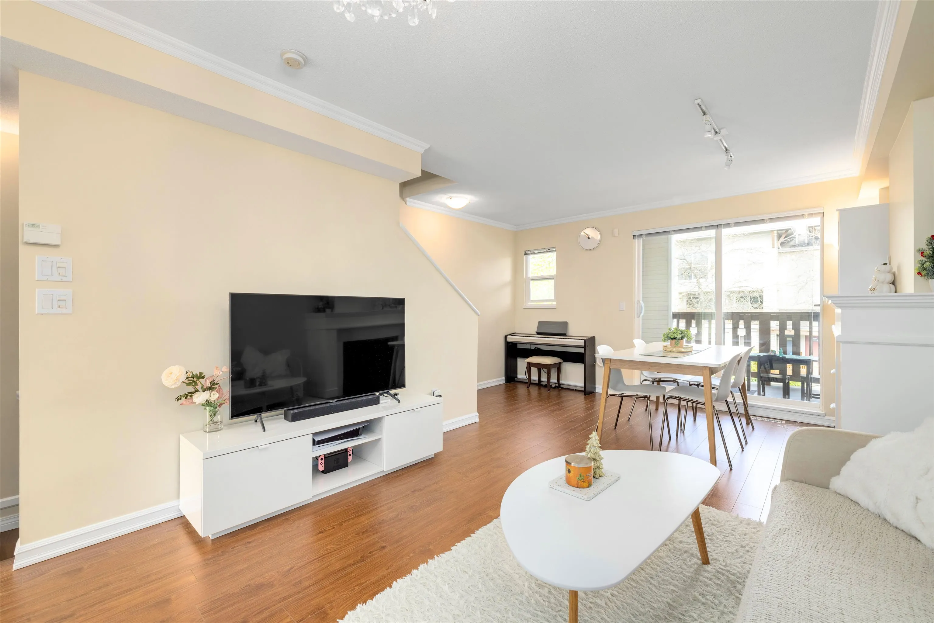 34 7111 Lynnwood Drive