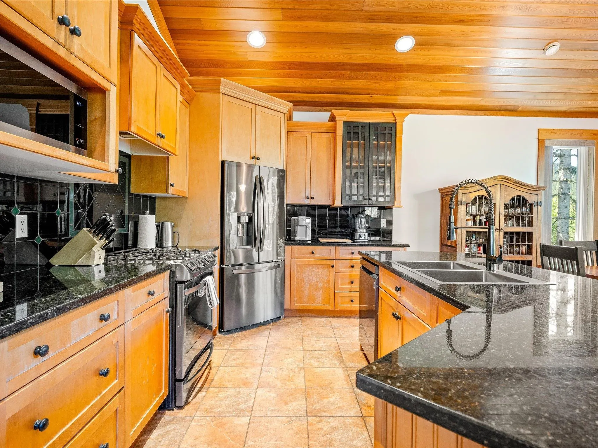 2314 Cayley Close