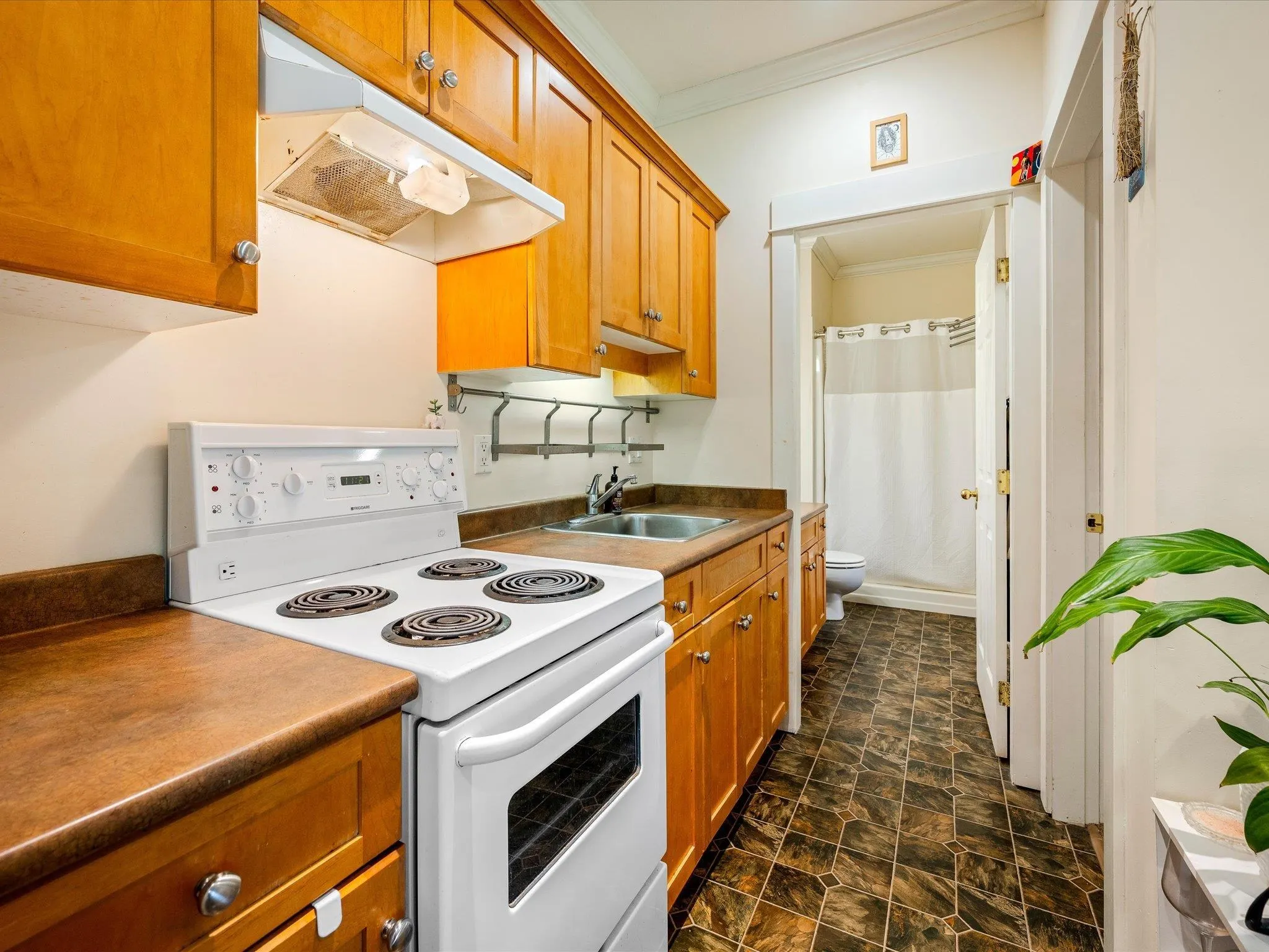2314 Cayley Close