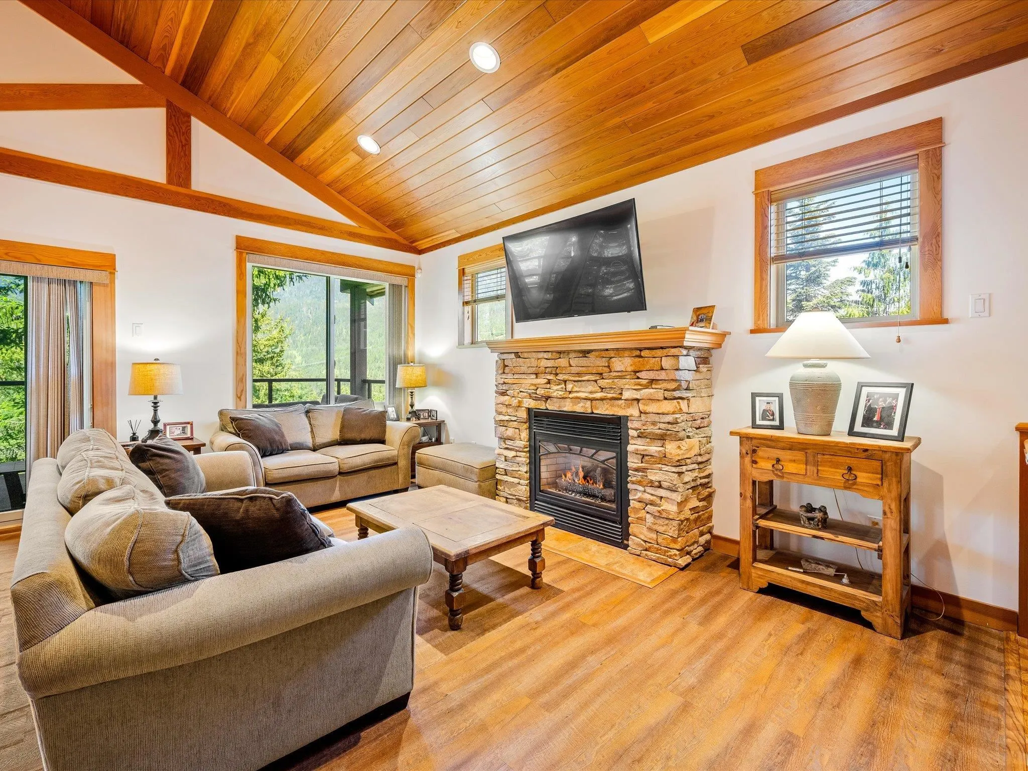 2314 Cayley Close