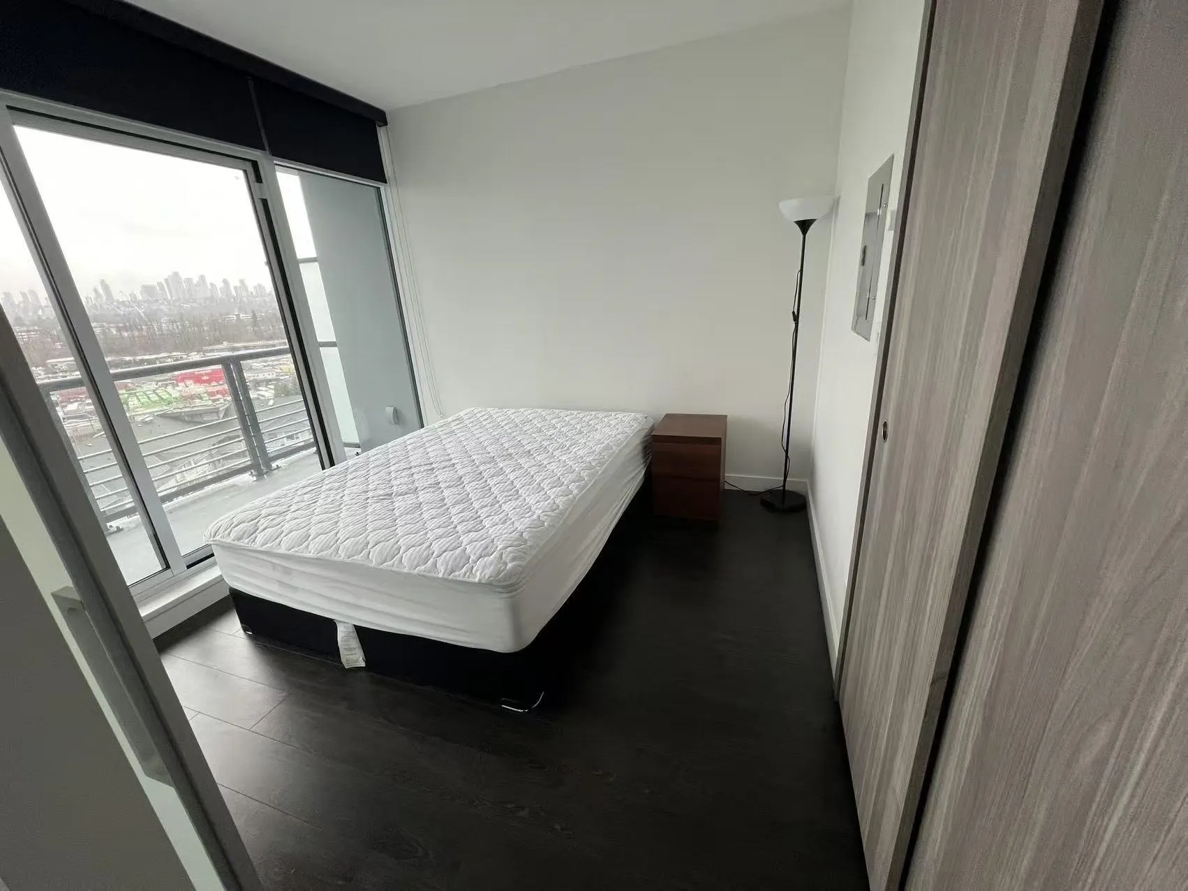 410 4720 Lougheed Highway
