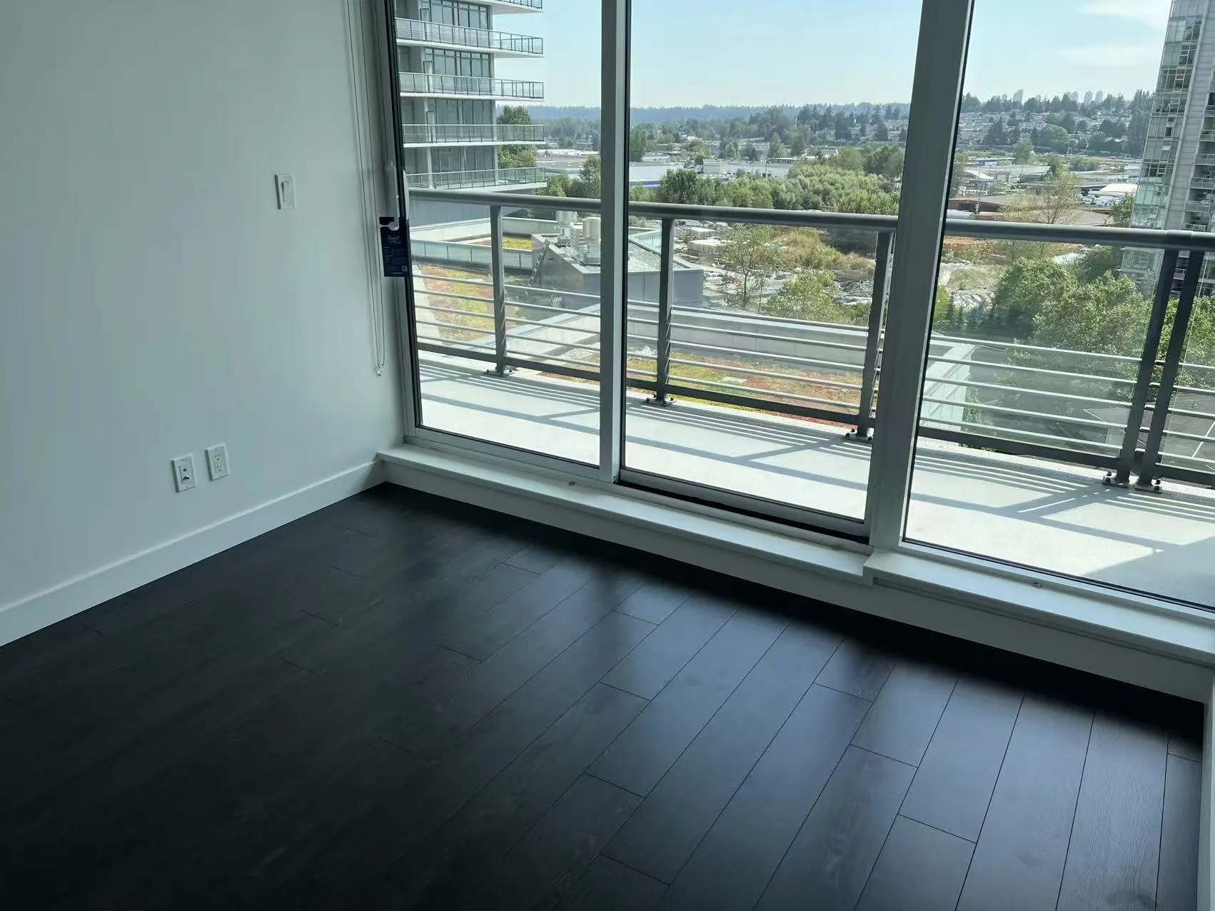 410 4720 Lougheed Highway