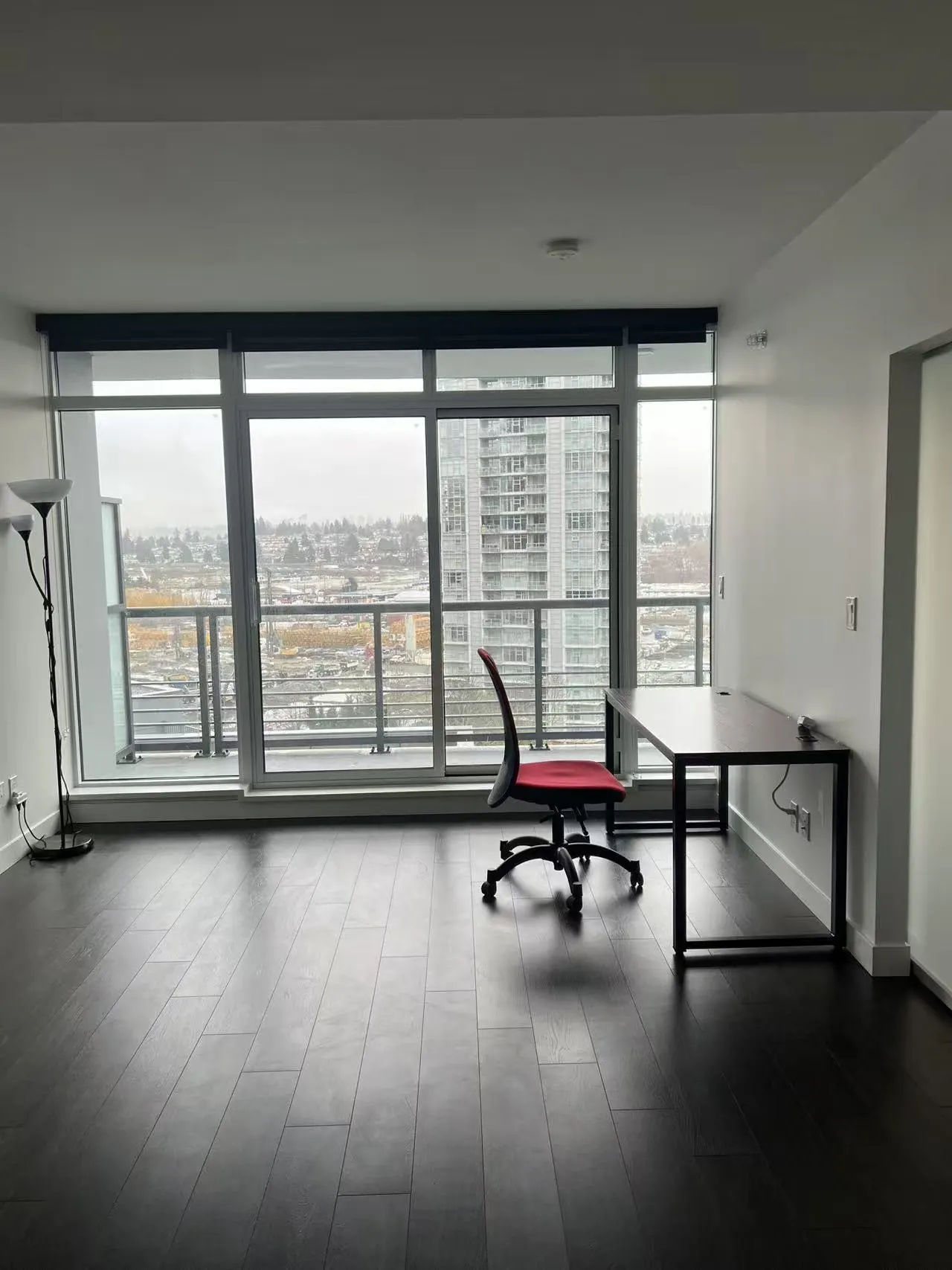 410 4720 Lougheed Highway