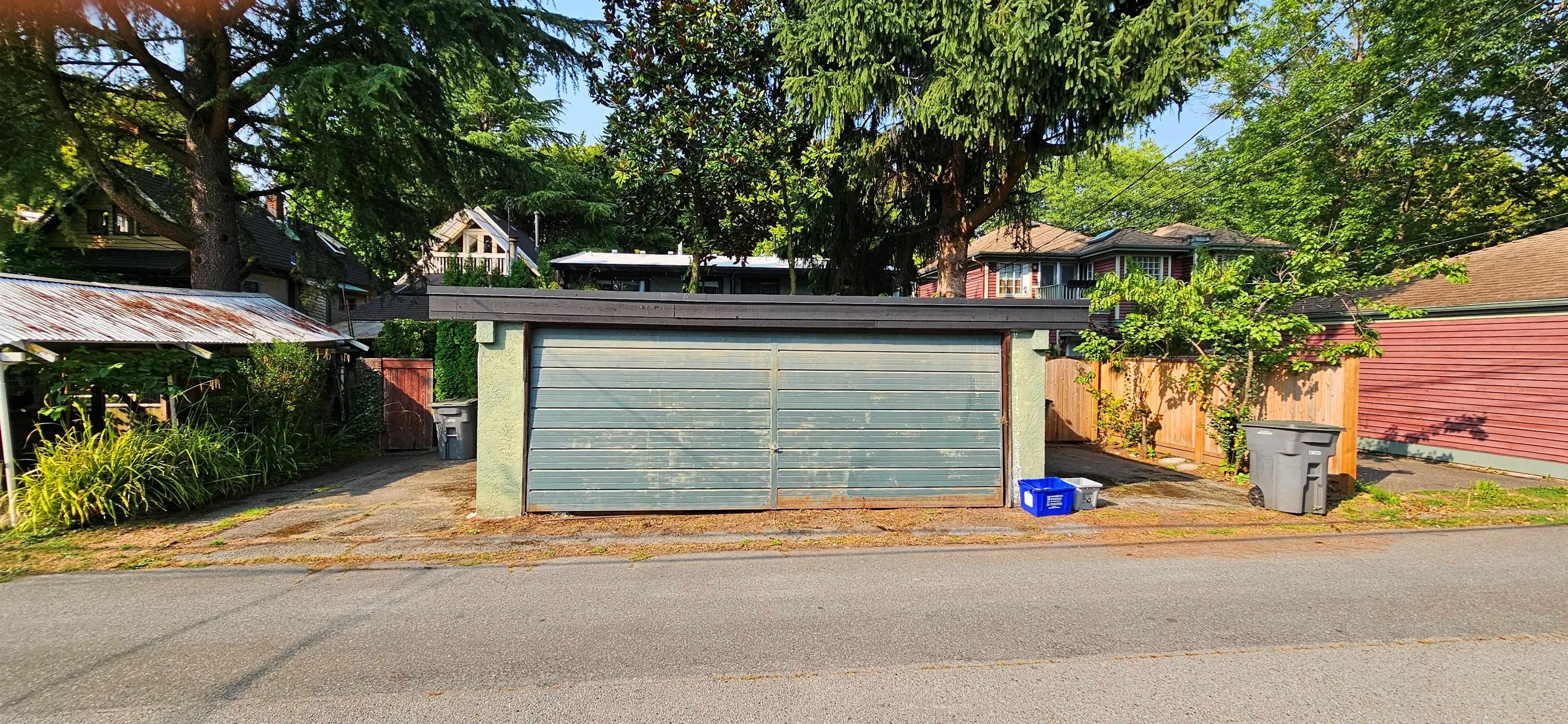2214 W 14th Avenue