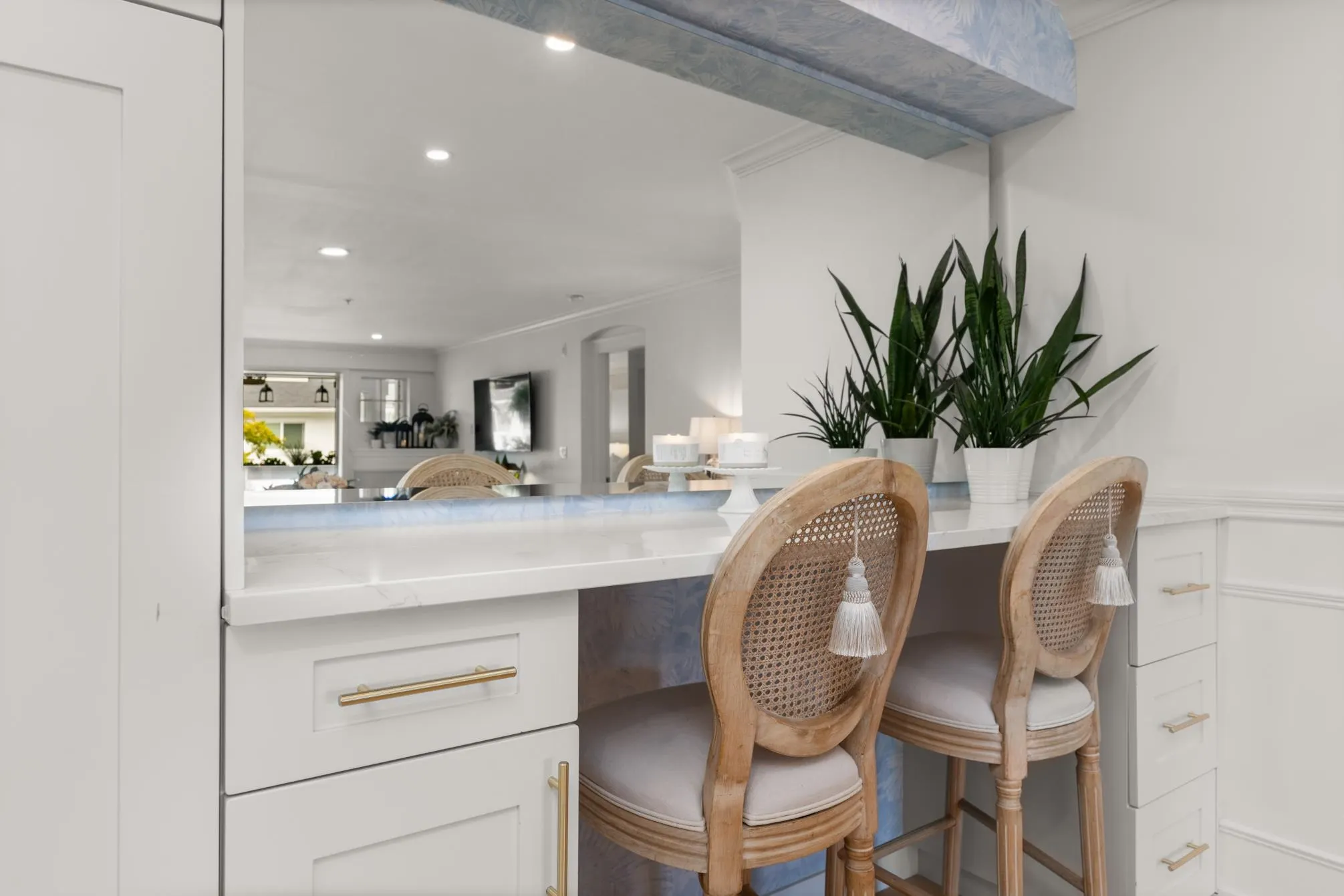 203 15621 Marine Drive