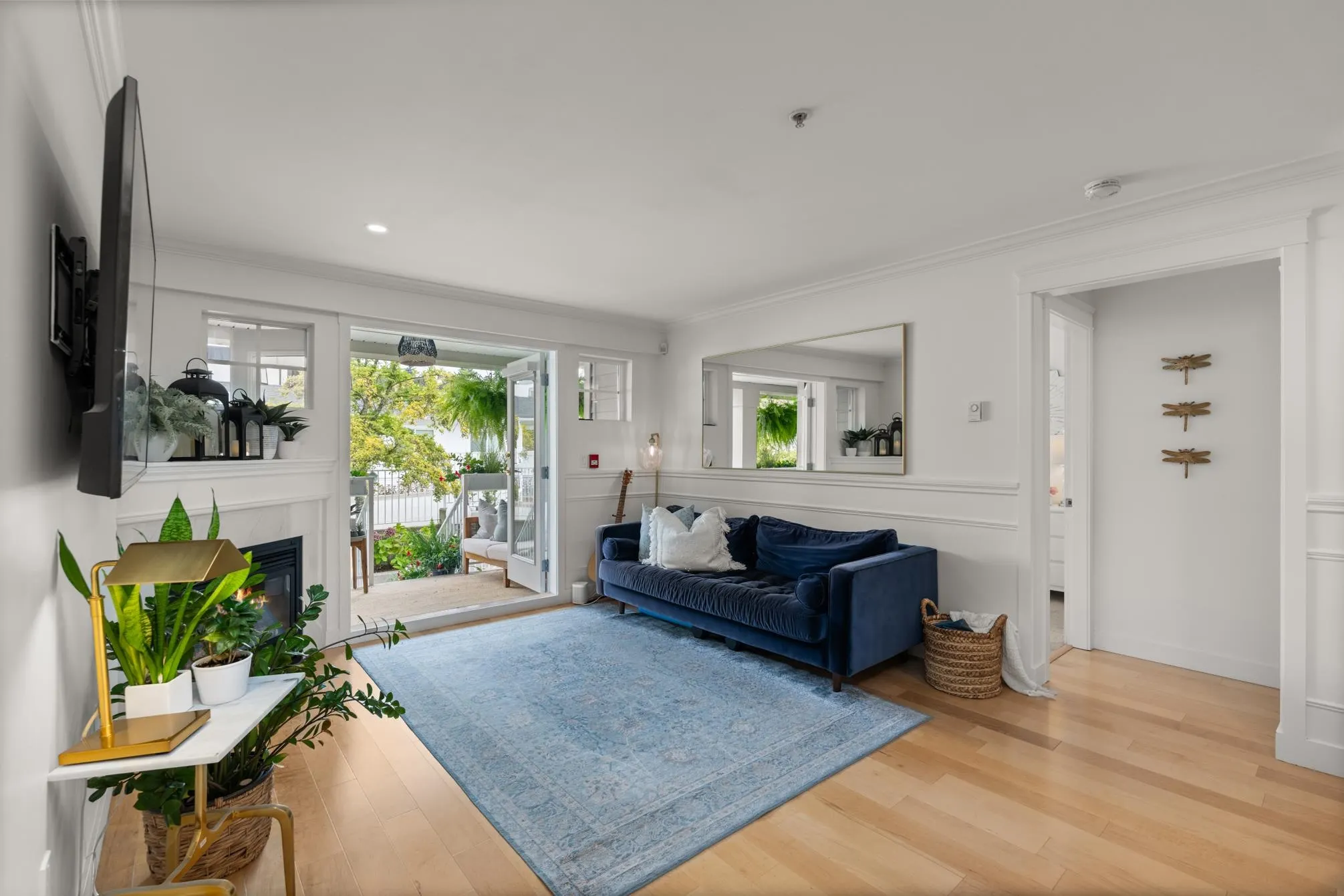 203 15621 Marine Drive