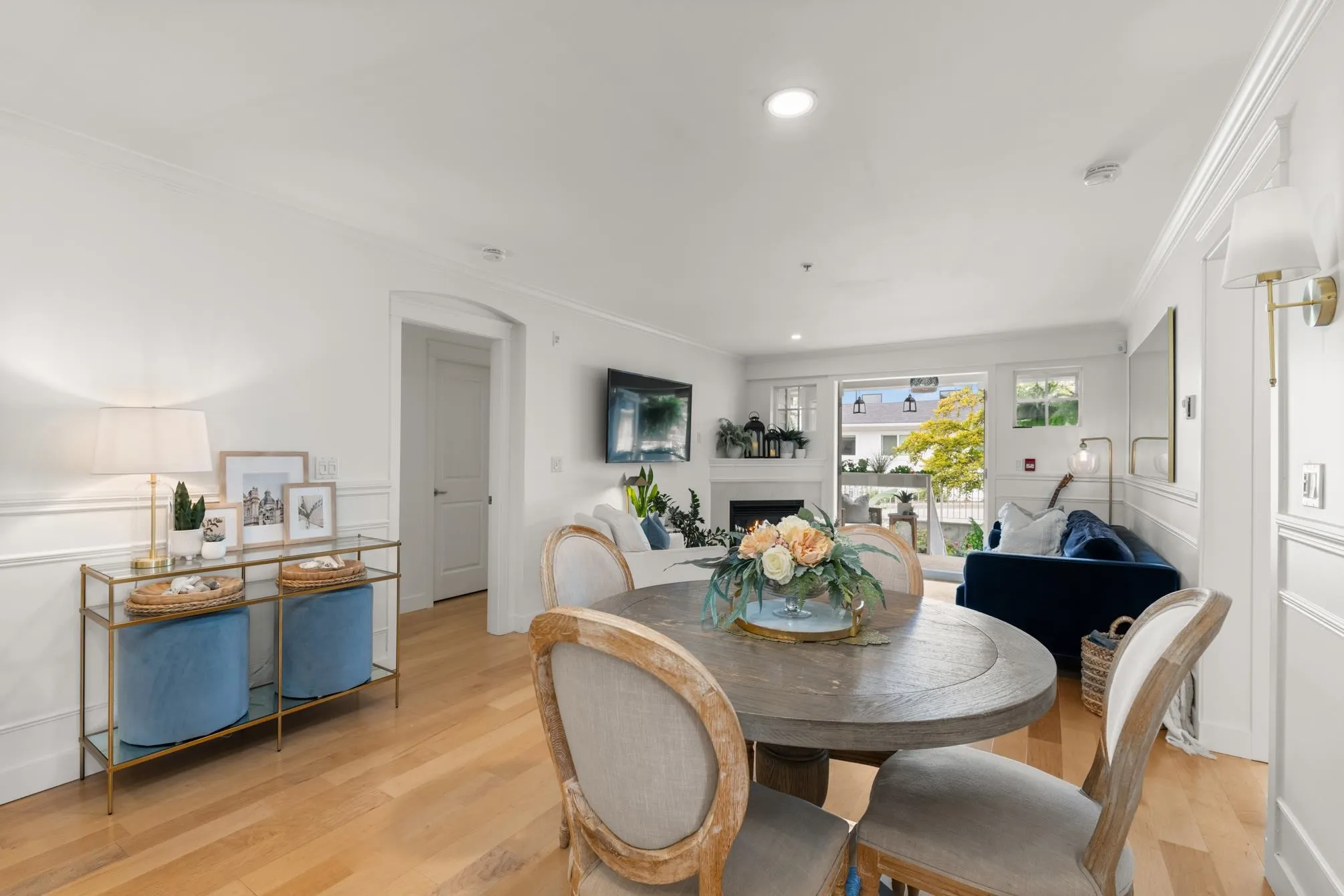 203 15621 Marine Drive