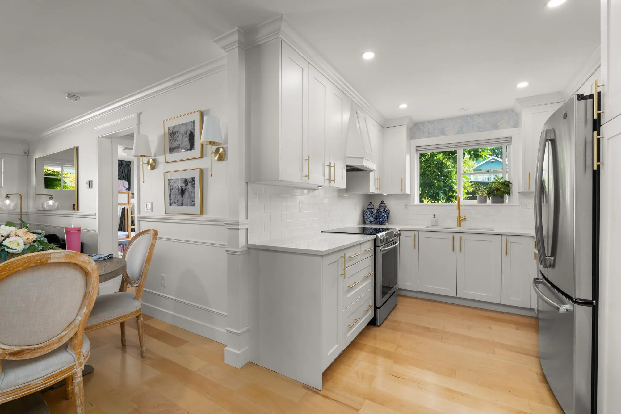 203 15621 Marine Drive