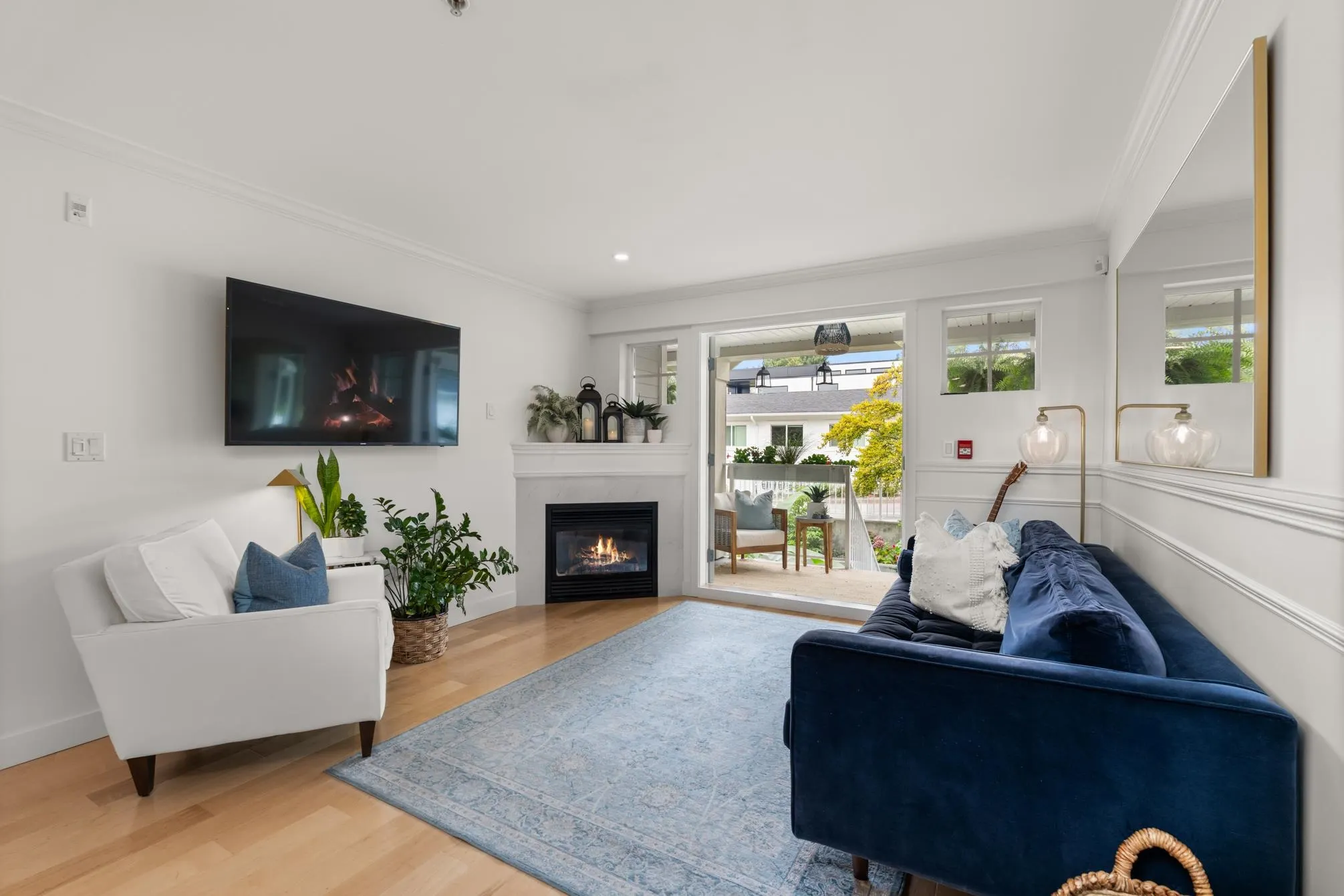 203 15621 Marine Drive