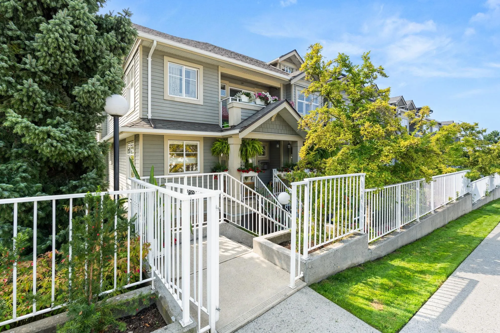 203 15621 Marine Drive