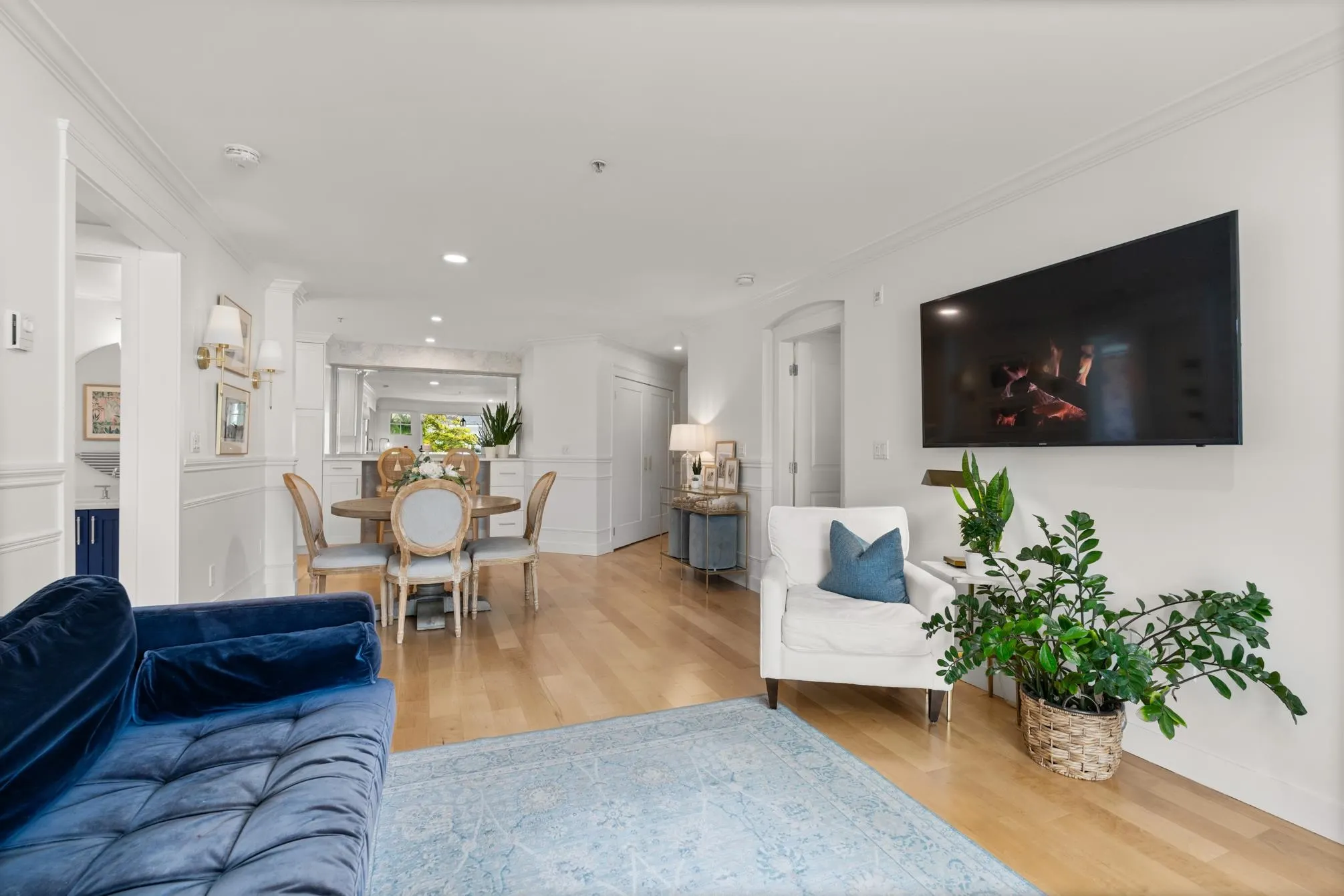 203 15621 Marine Drive
