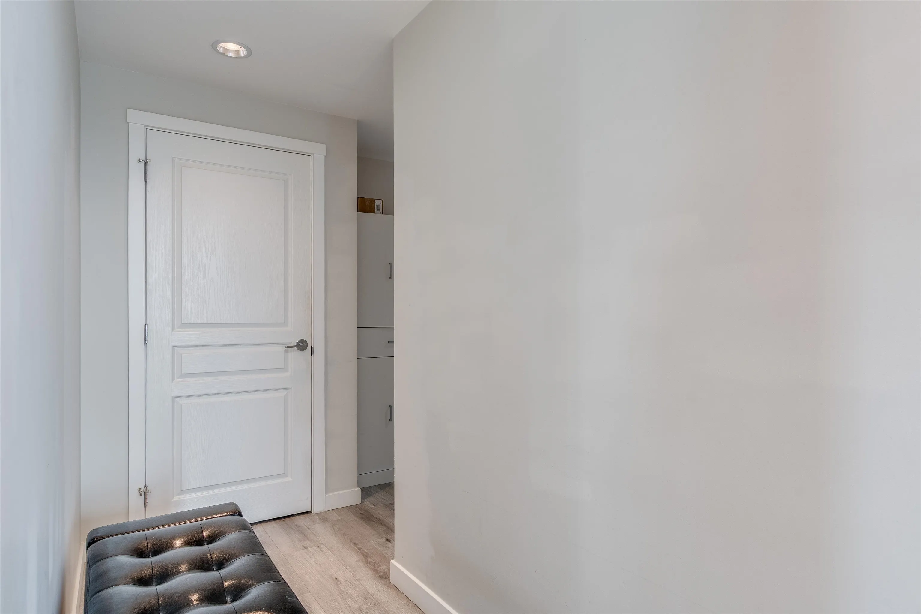 1503 3093 Windsor Gate