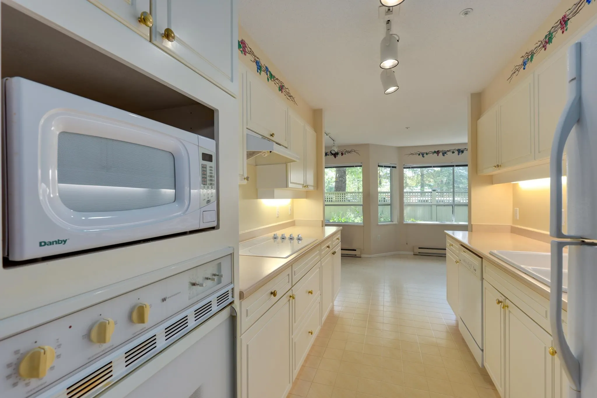 104 3690 Banff Court