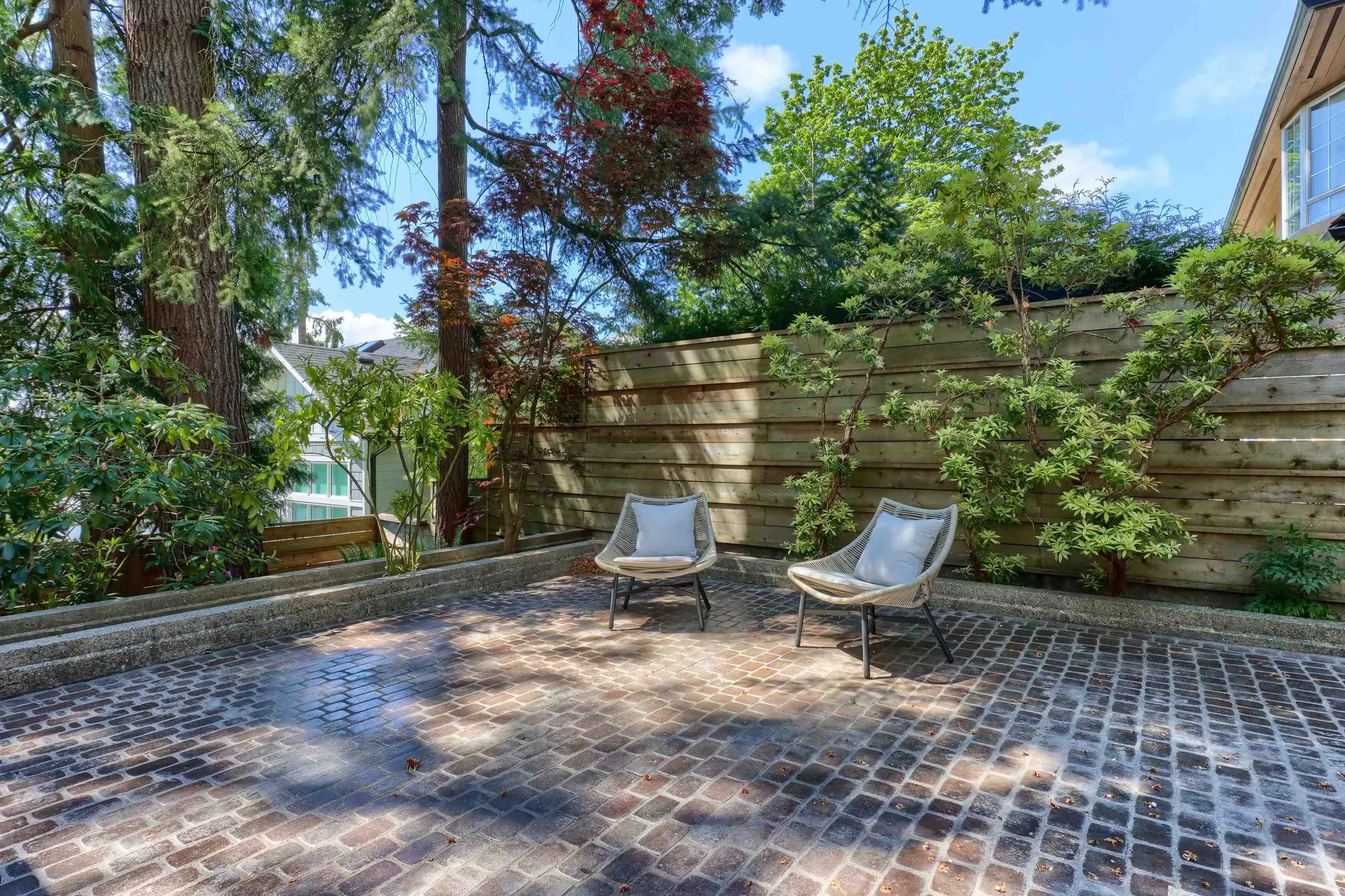 2423 Birney Place
