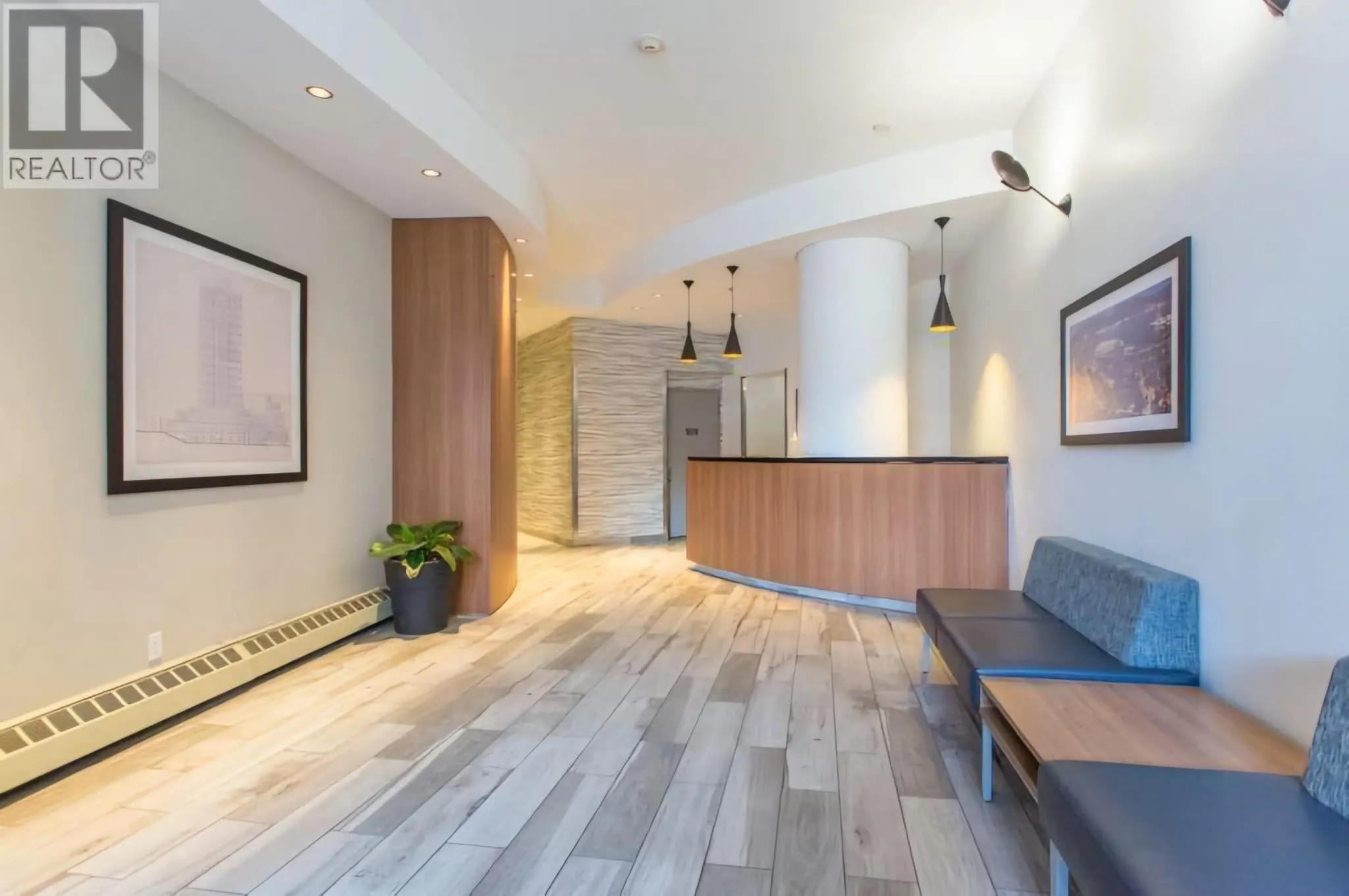 1004 183 Keefer Place