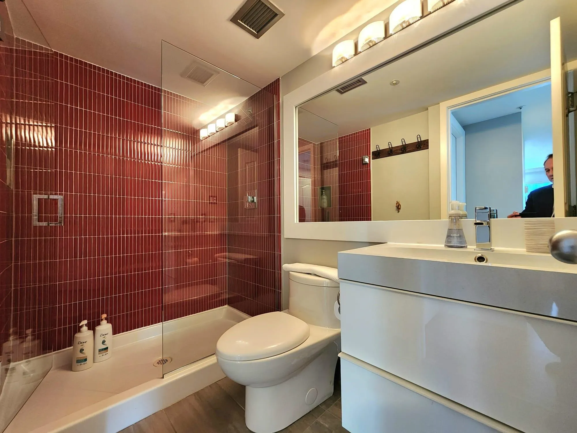 1004 183 Keefer Place
