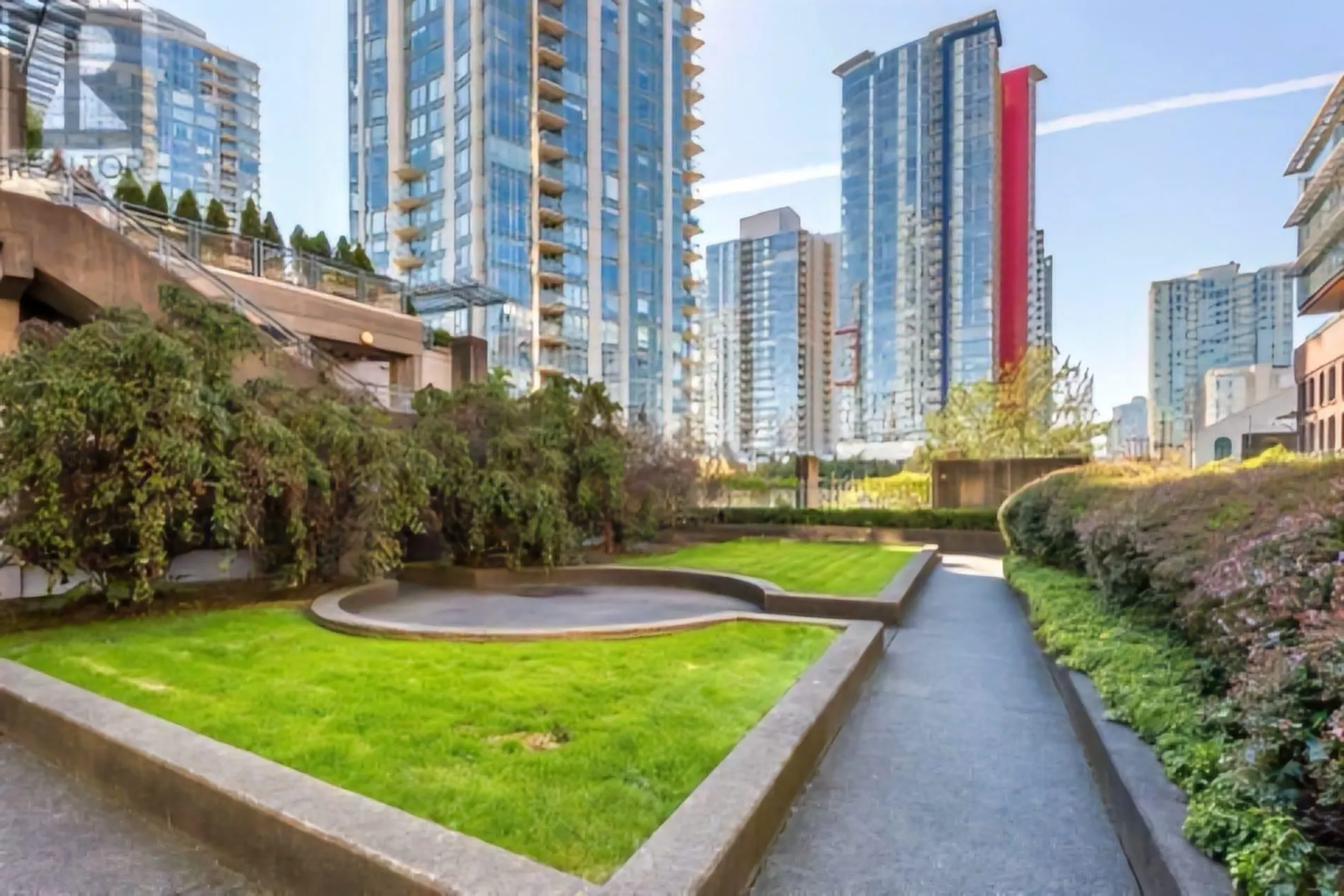 1004 183 Keefer Place