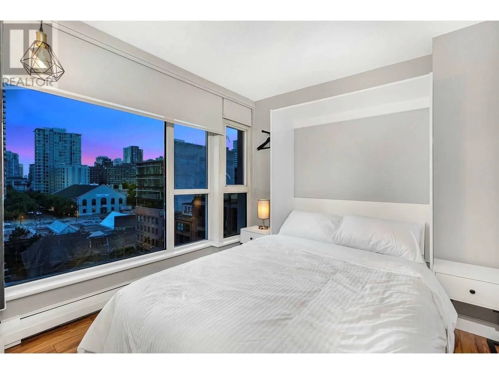 1004 183 Keefer Place