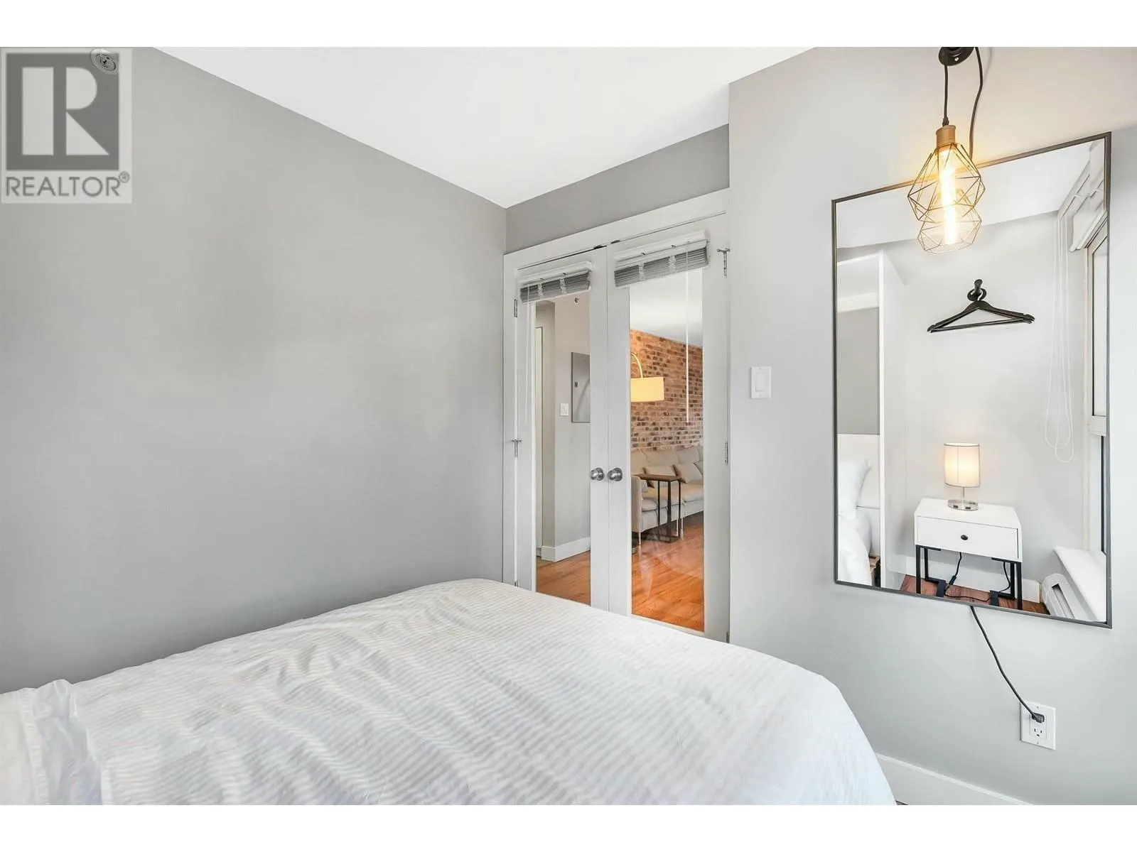 1004 183 Keefer Place