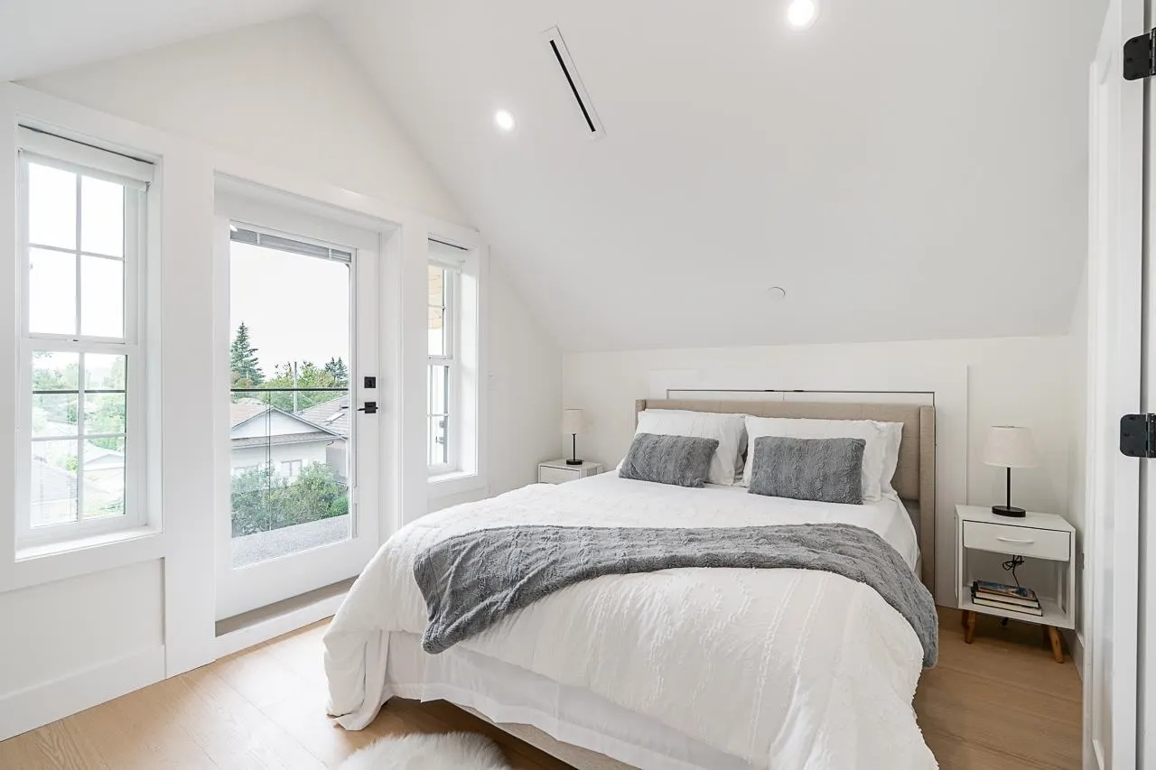 1 5304 Elgin Street