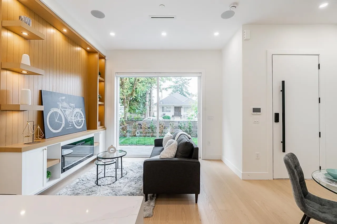 1 5304 Elgin Street