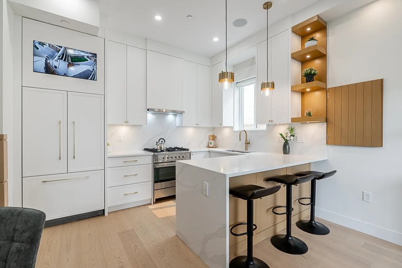 1 5304 Elgin Street
