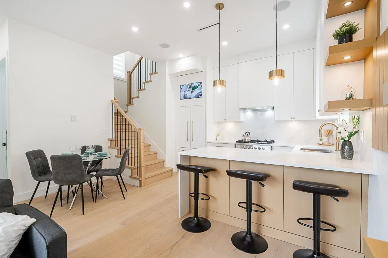 1 5304 Elgin Street