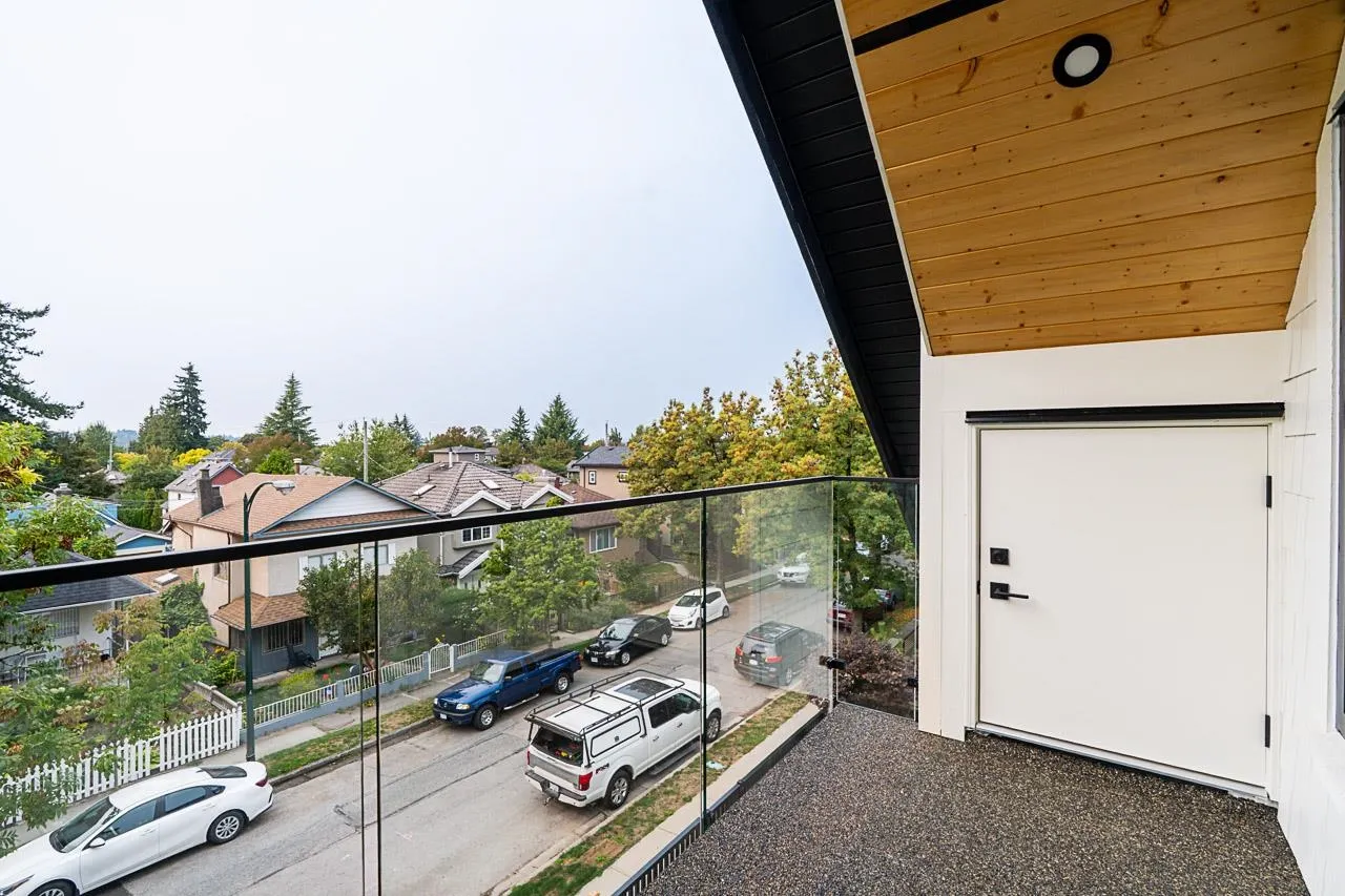1 5304 Elgin Street