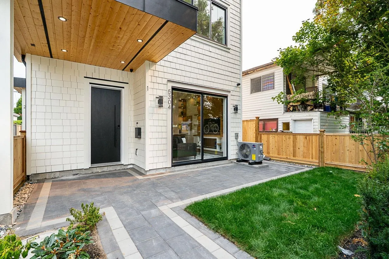 1 5304 Elgin Street