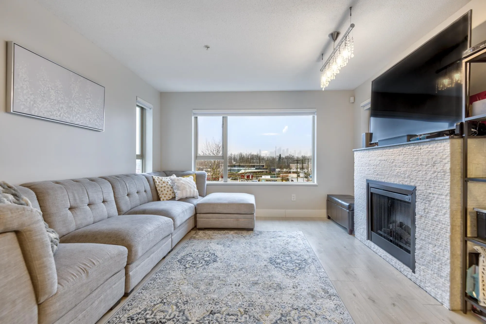 305 4728 Dawson Street