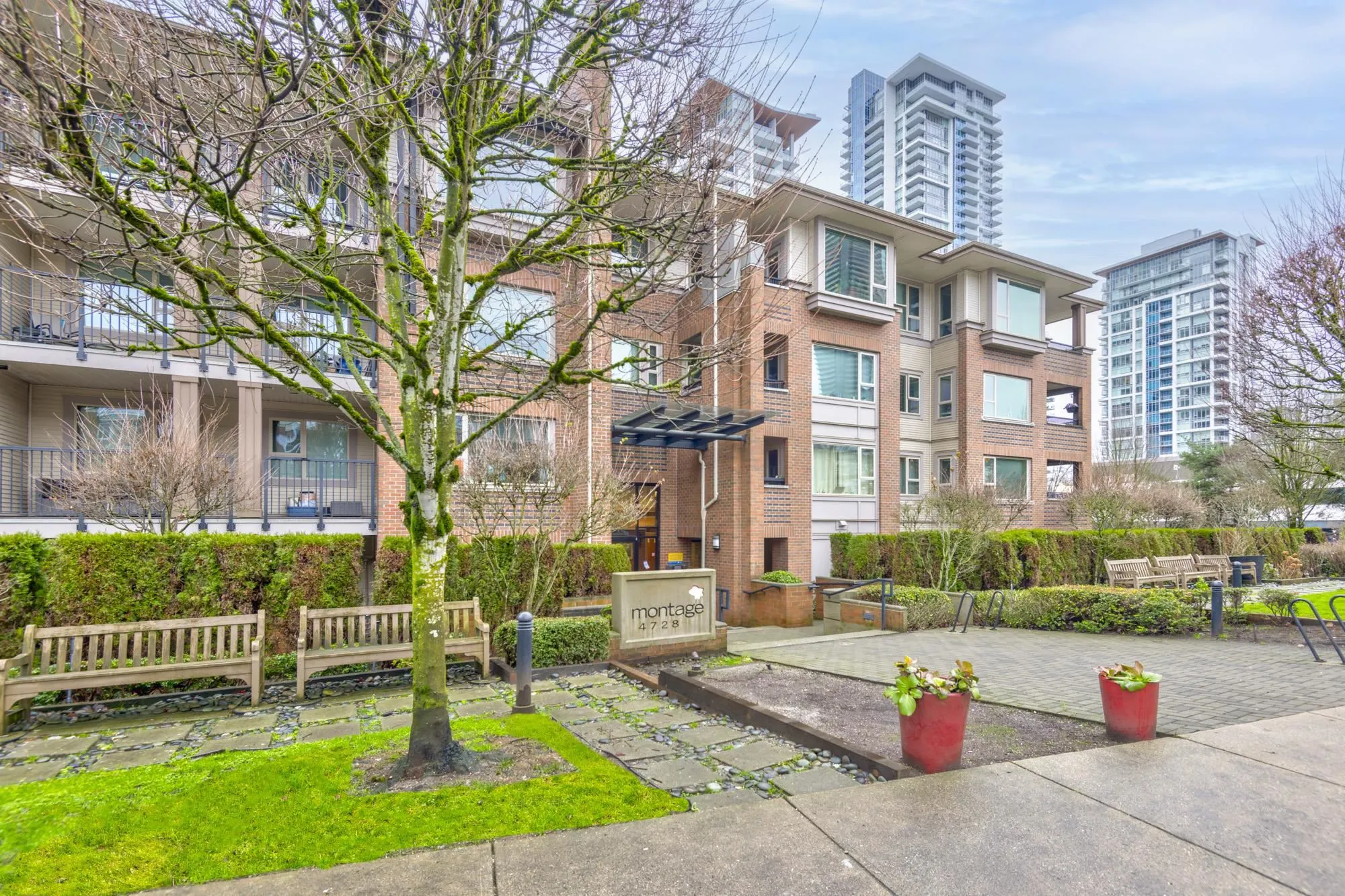 305 4728 Dawson Street