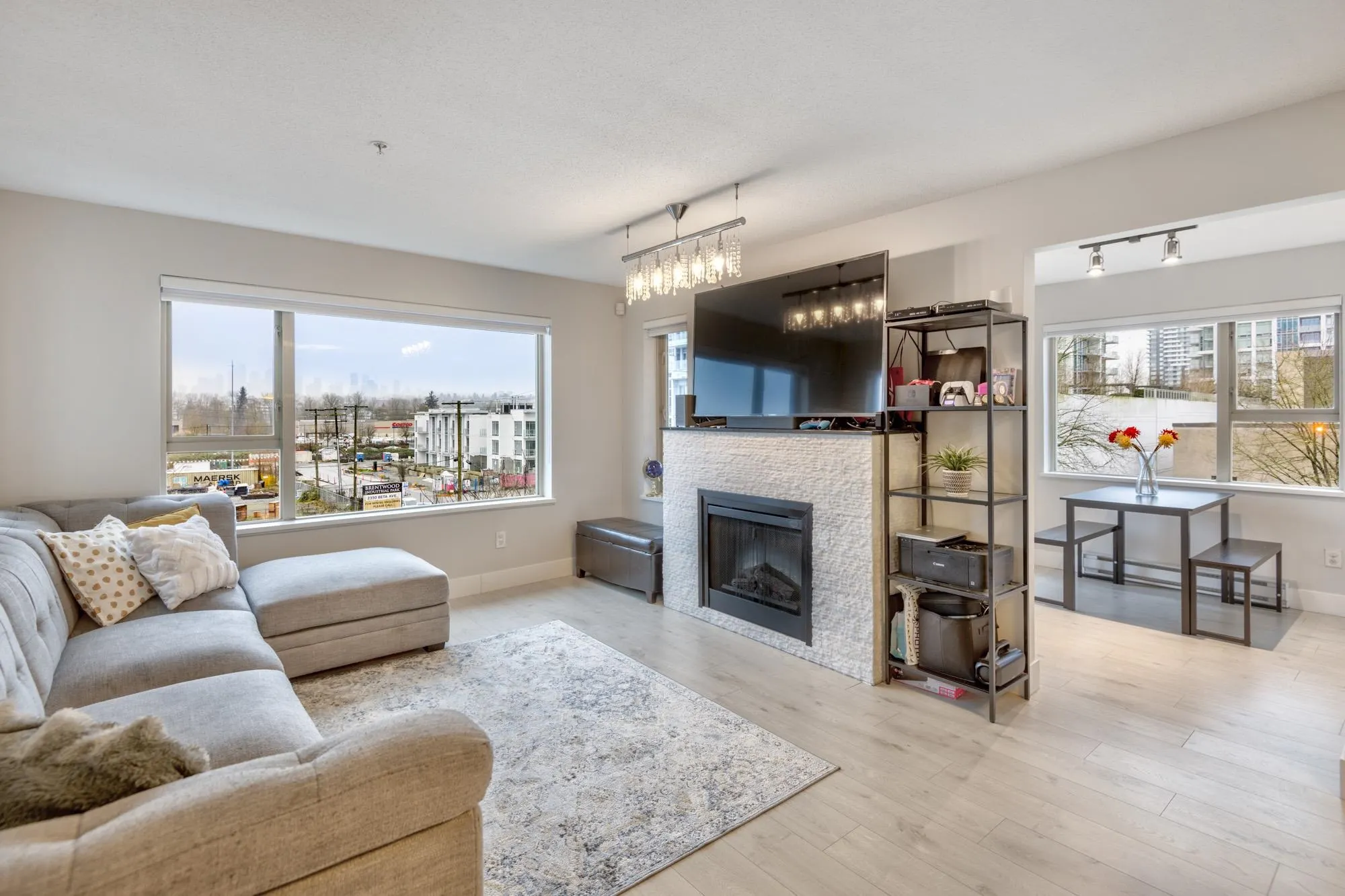 305 4728 Dawson Street
