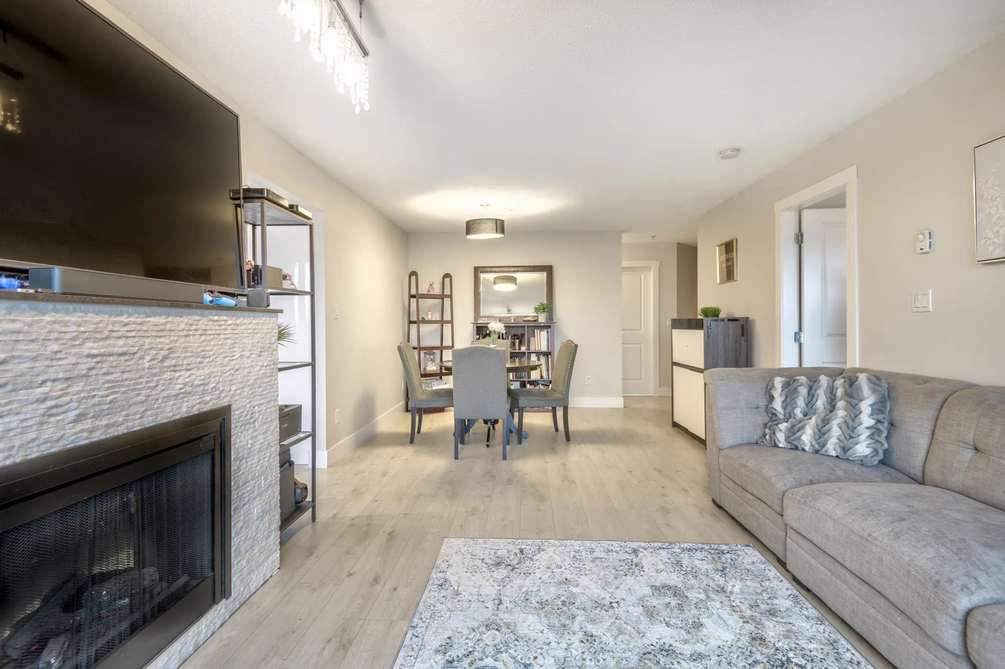 305 4728 Dawson Street