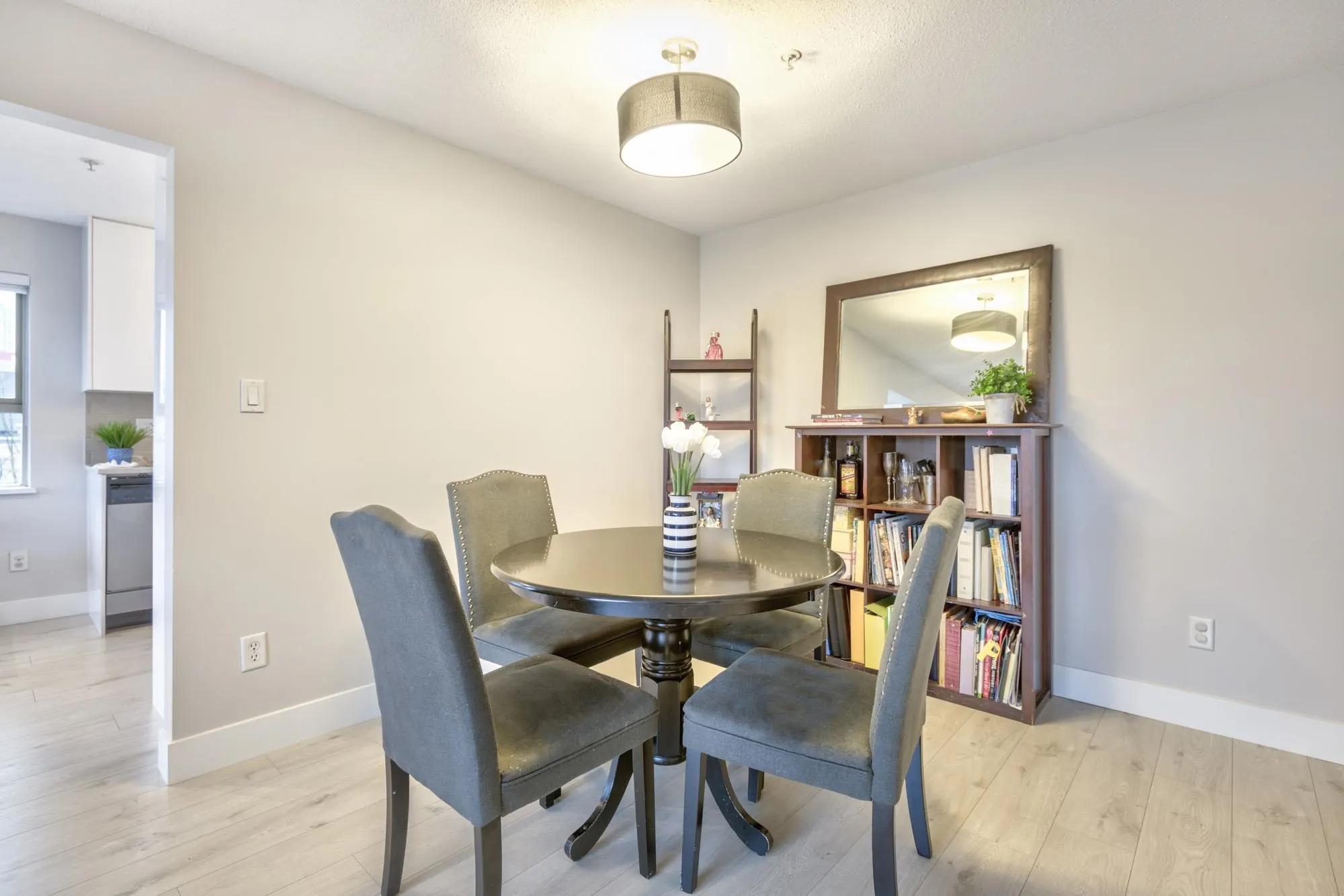 305 4728 Dawson Street