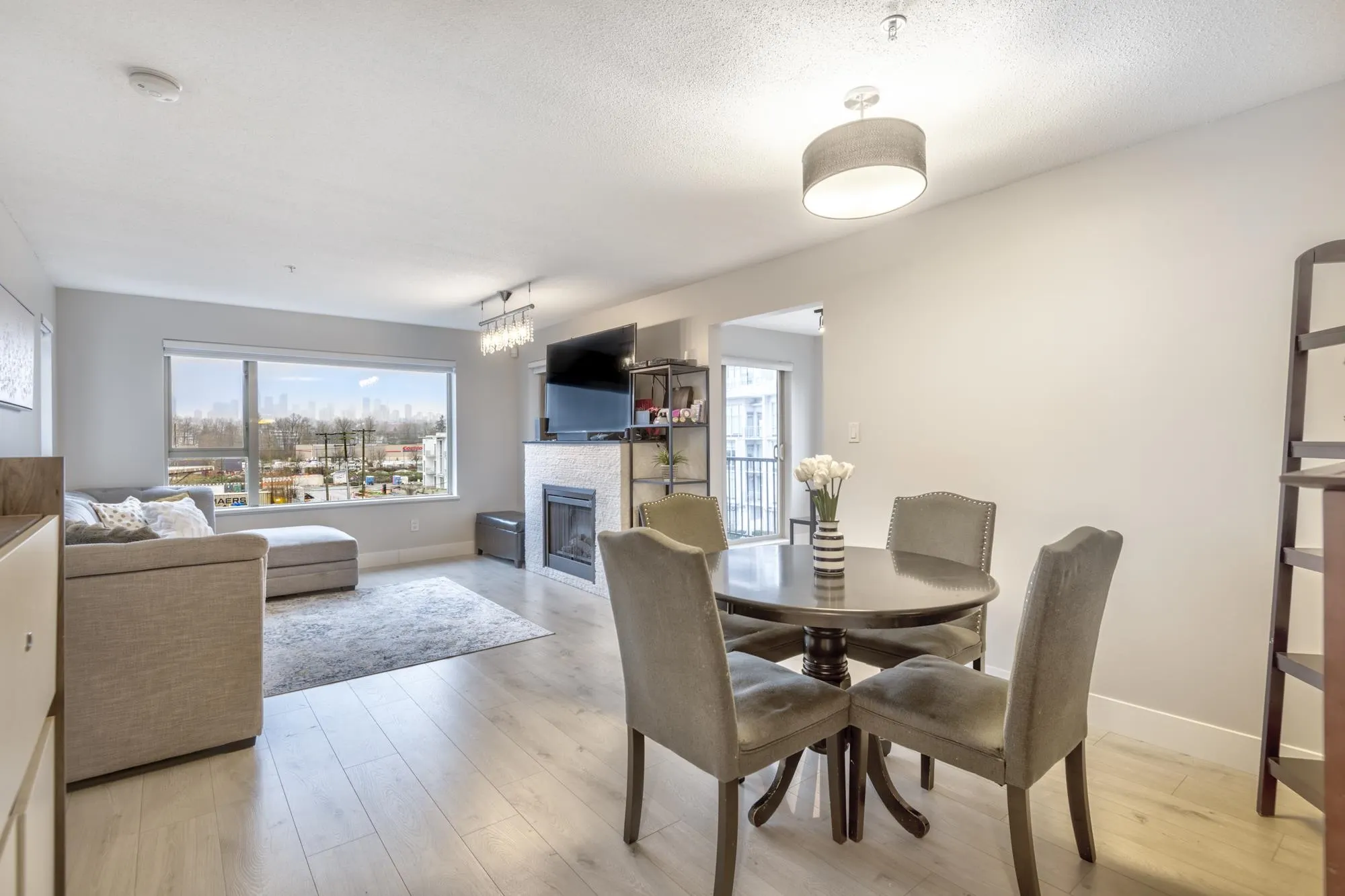 305 4728 Dawson Street
