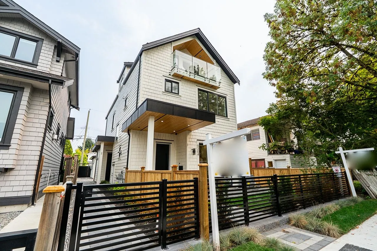 2 5304 Elgin Street