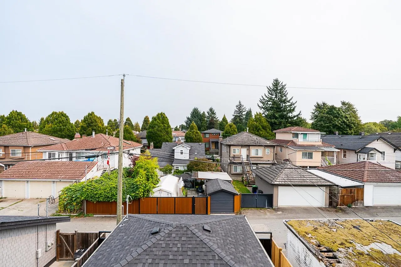 2 5304 Elgin Street
