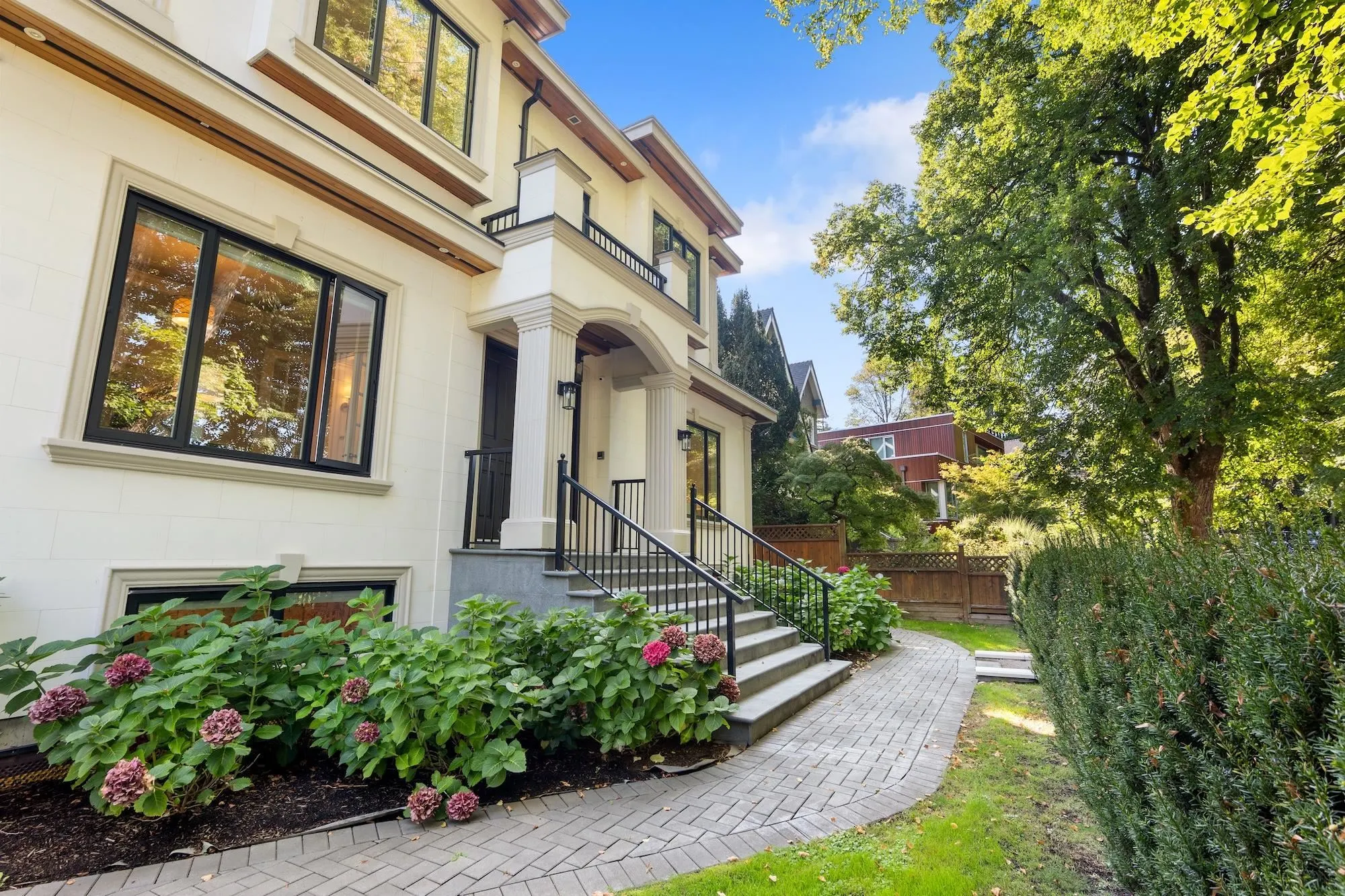 4146 Crown Crescent