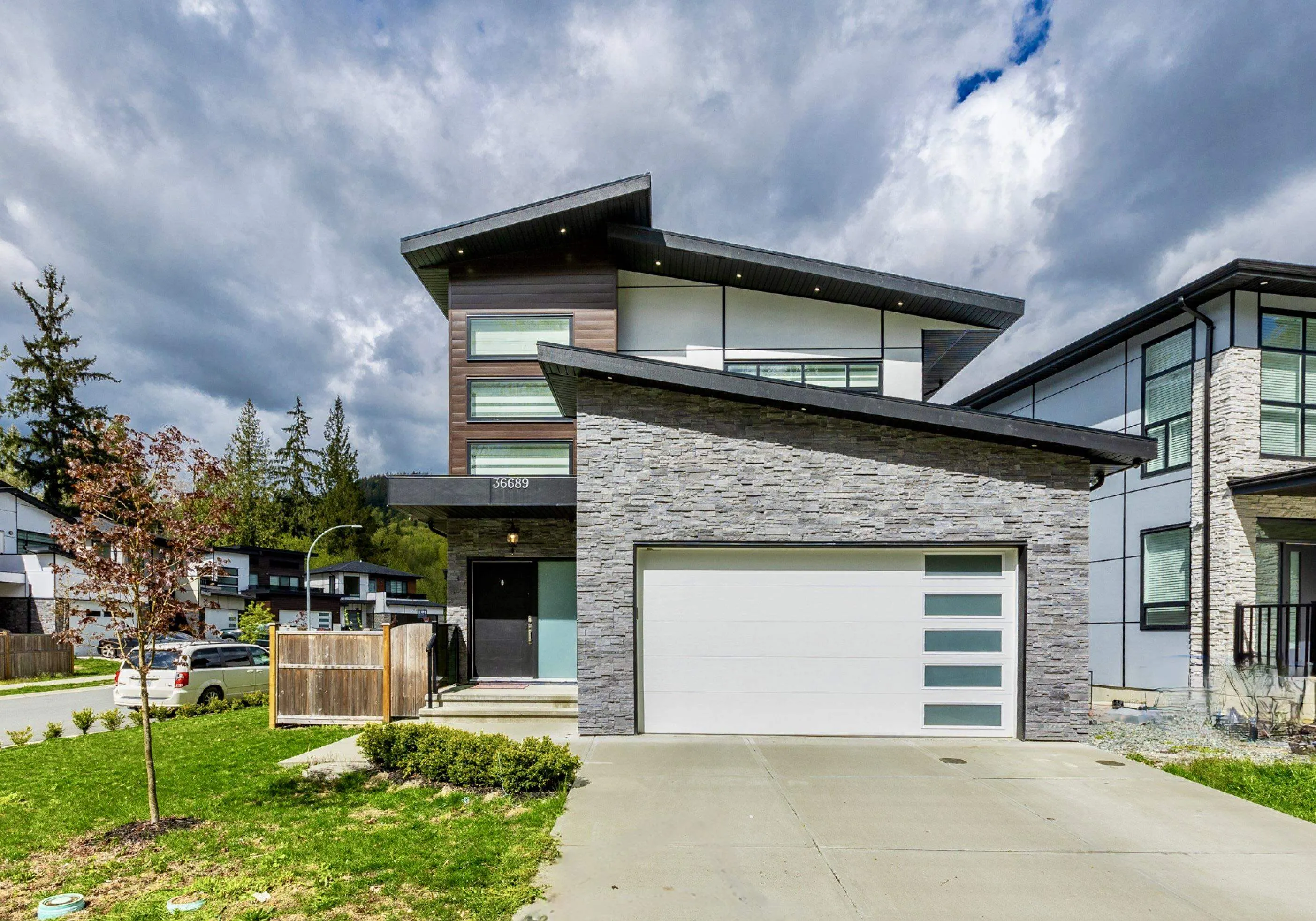 36689 Dianne Brook Avenue