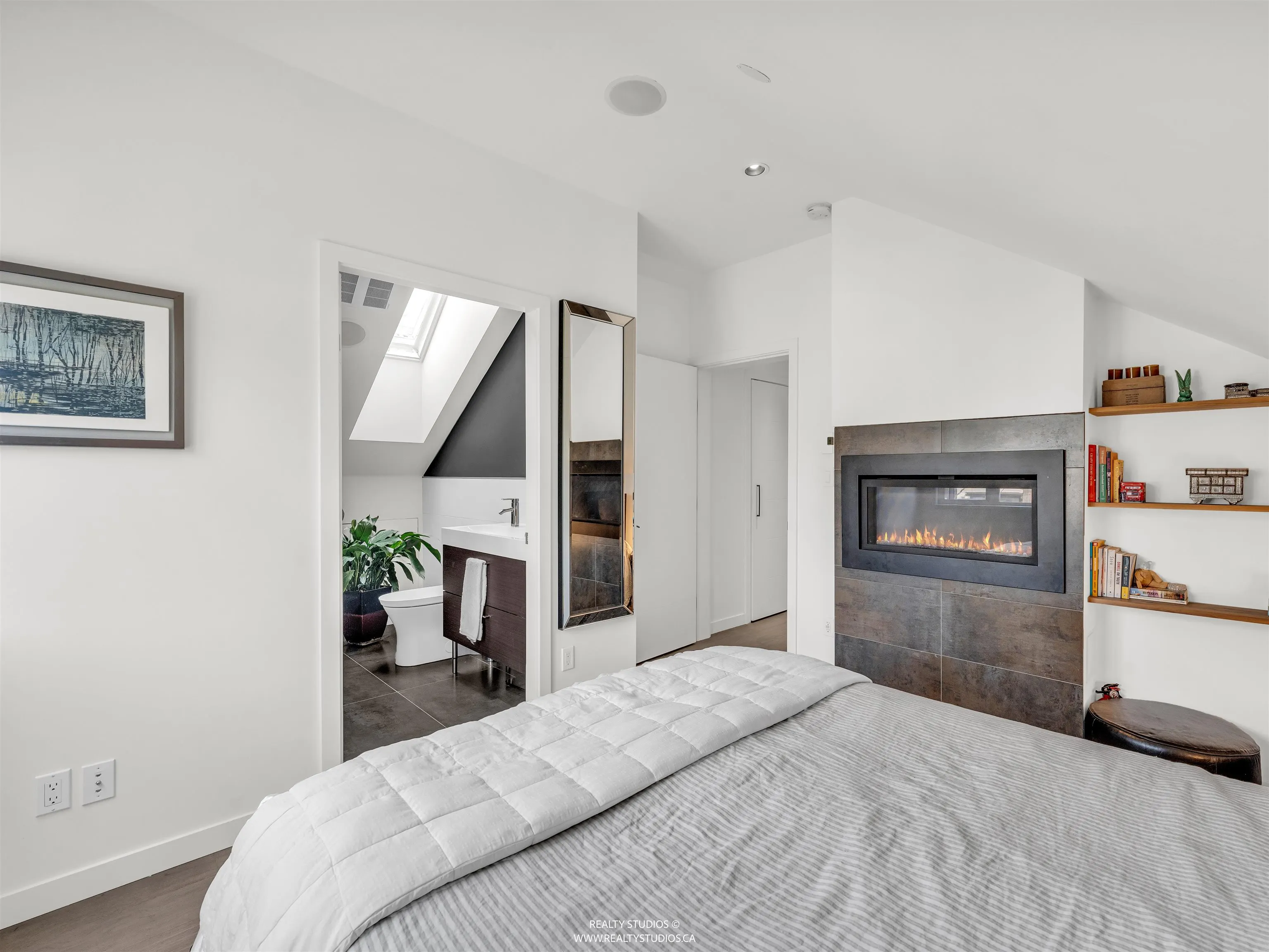 661 W 20th Avenue